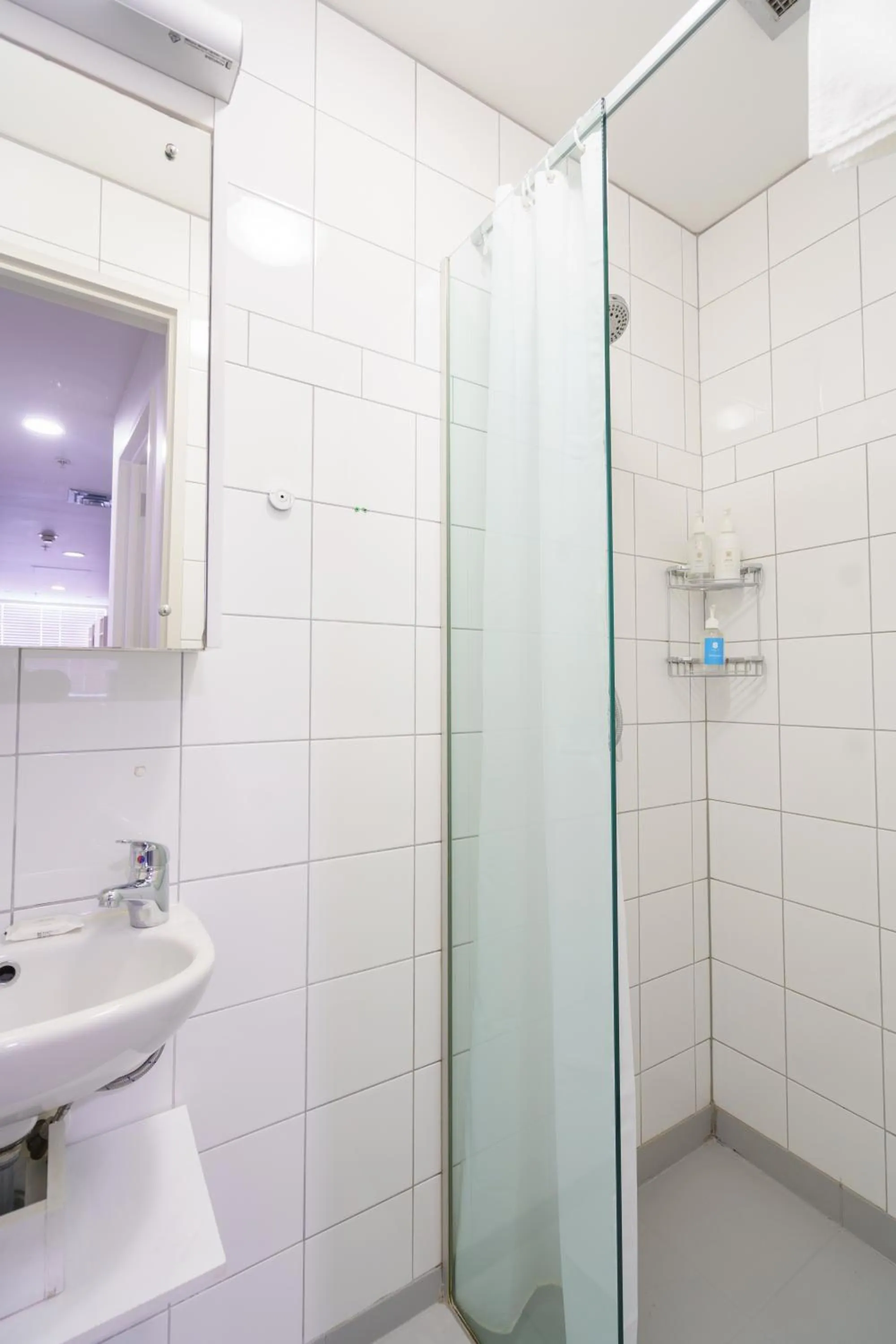 Bathroom in Ibis Styles Invercargill