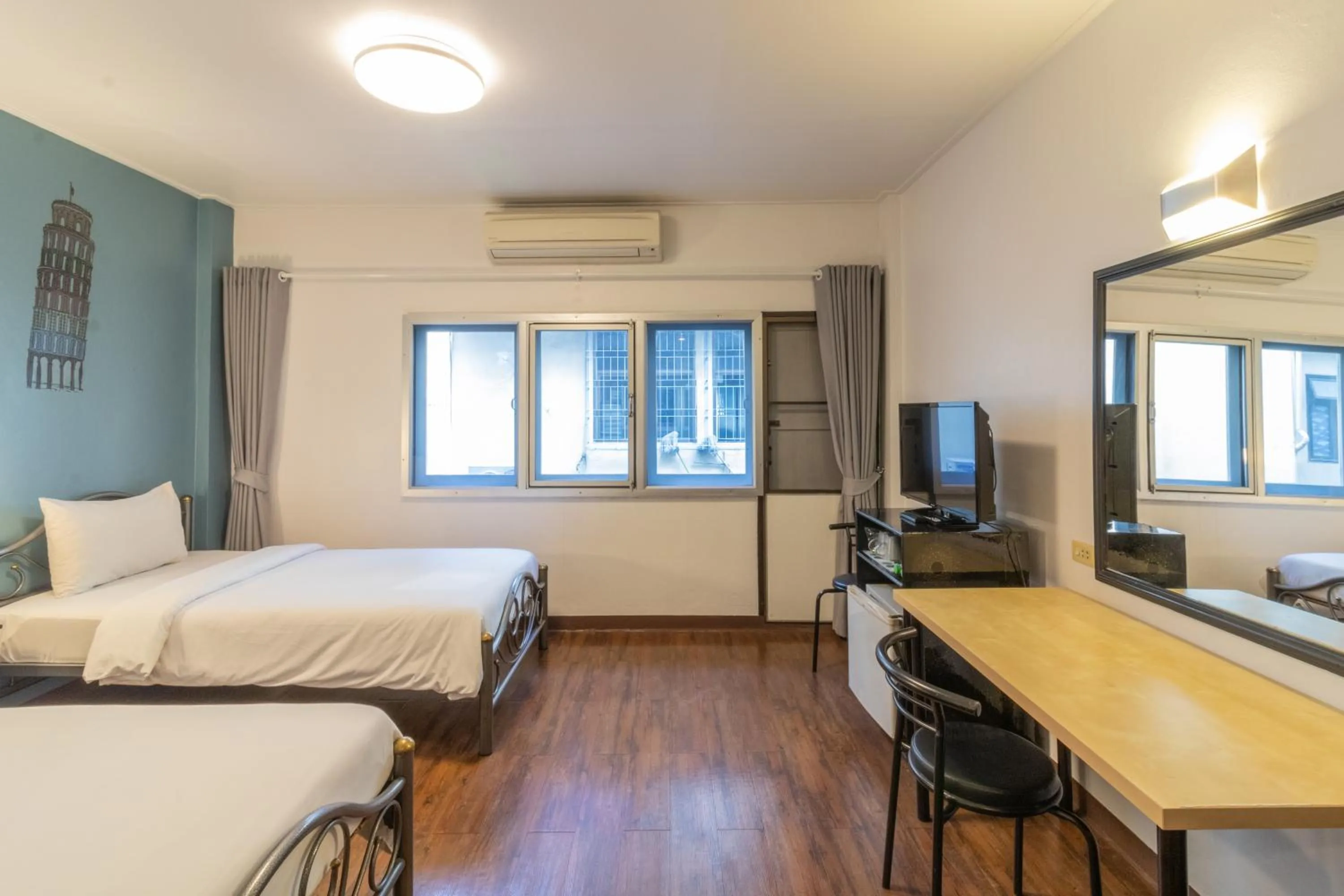 Photo of the whole room in Intown Residence