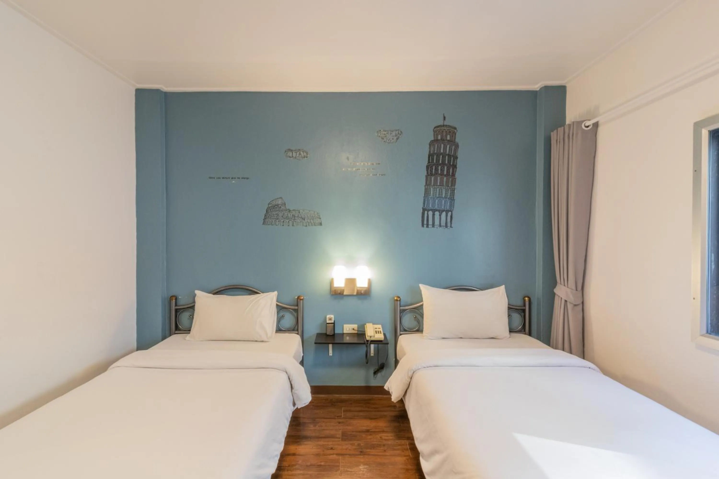 Photo of the whole room in Intown Residence