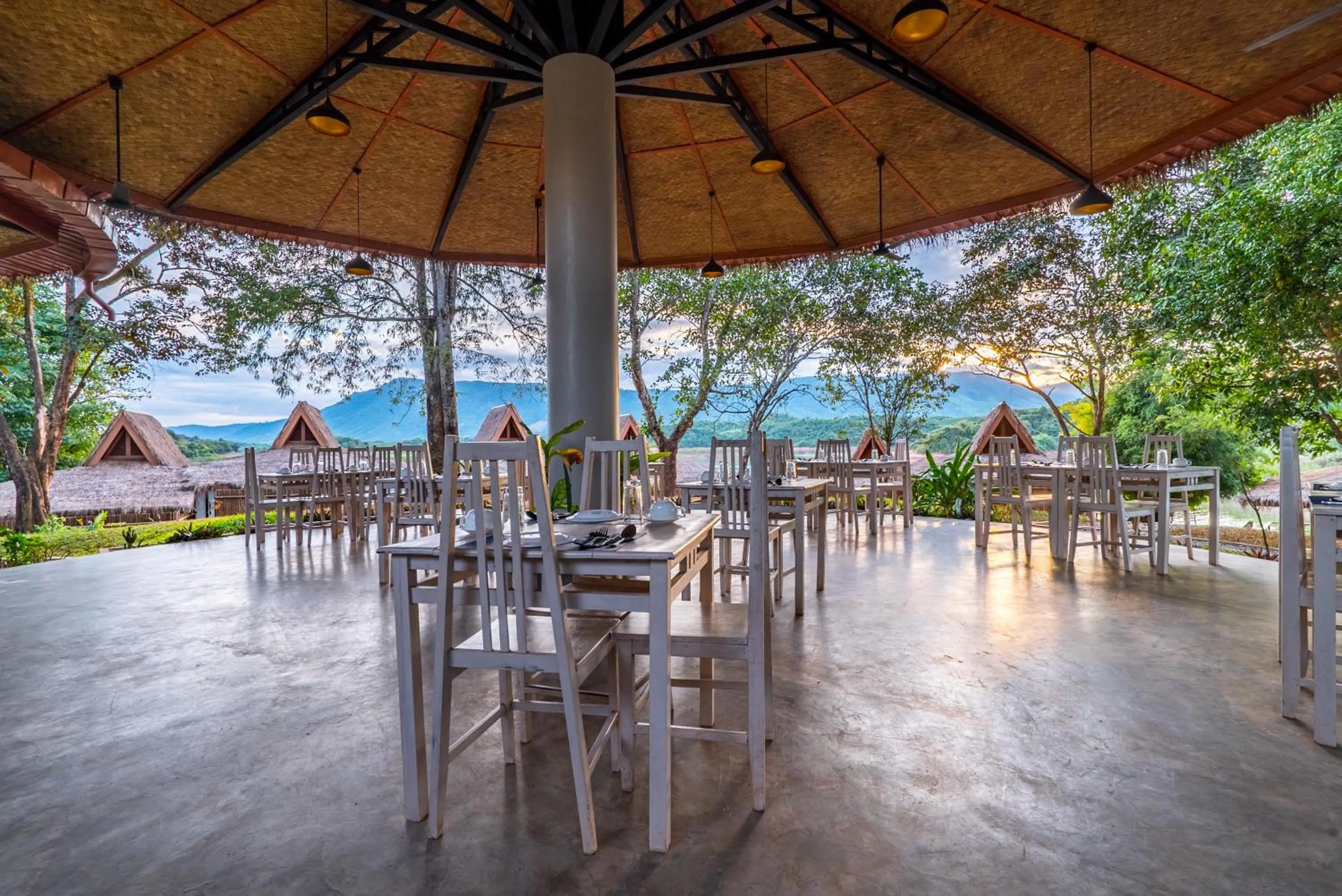 Restaurant/places to eat in The Sanctuary Nam Ngum Beach Resort