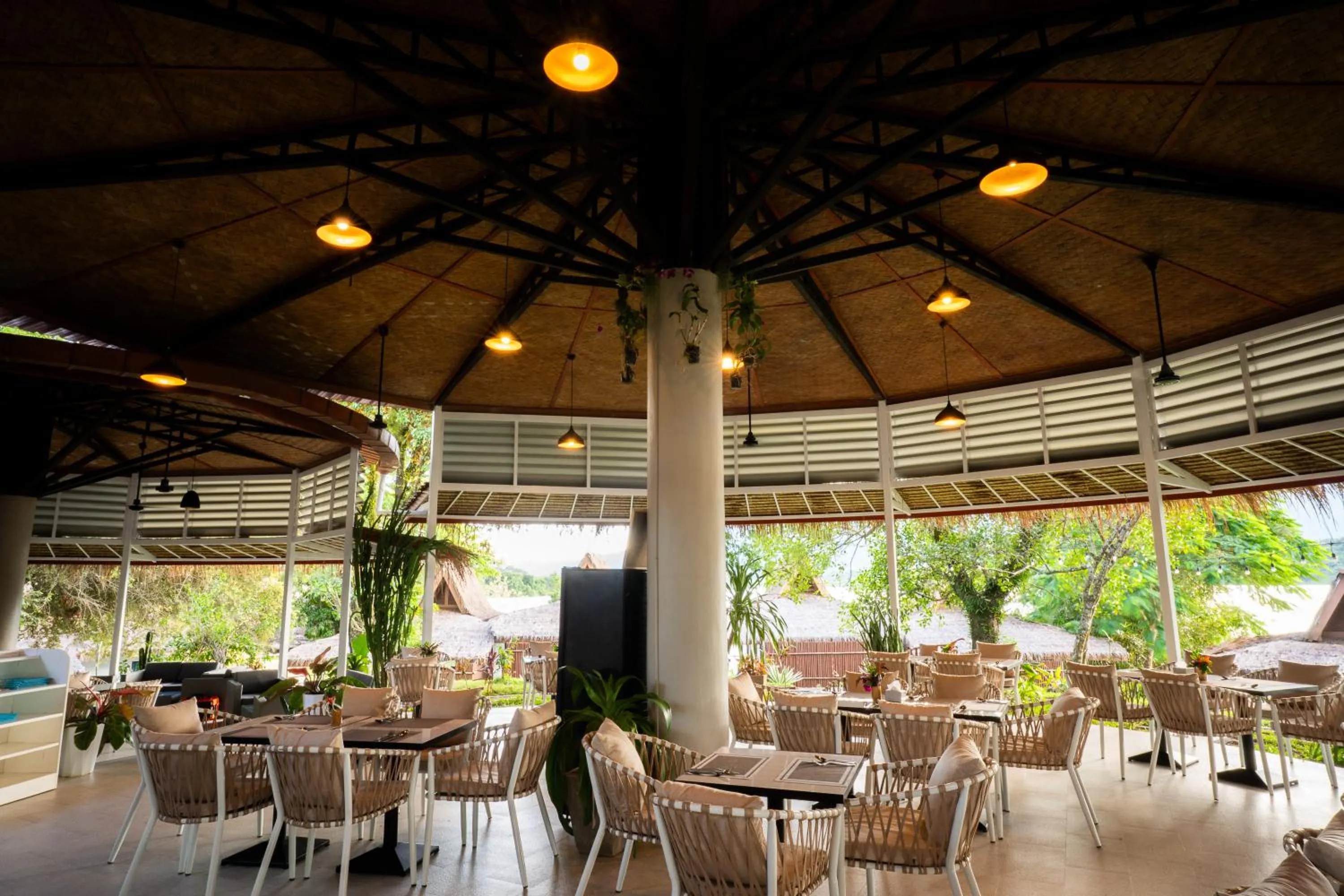 Restaurant/places to eat in The Sanctuary Nam Ngum Beach Resort