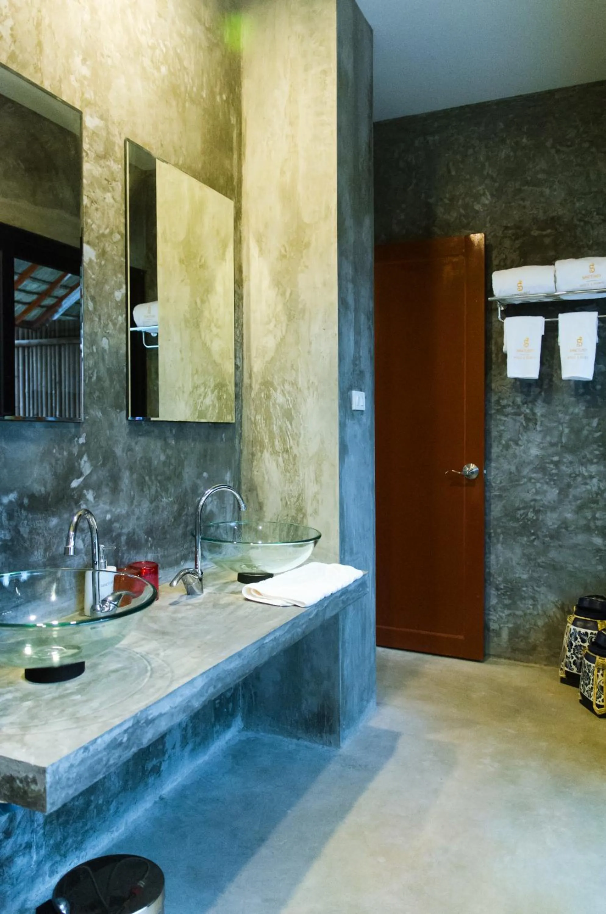 Bathroom in The Sanctuary Nam Ngum Beach Resort