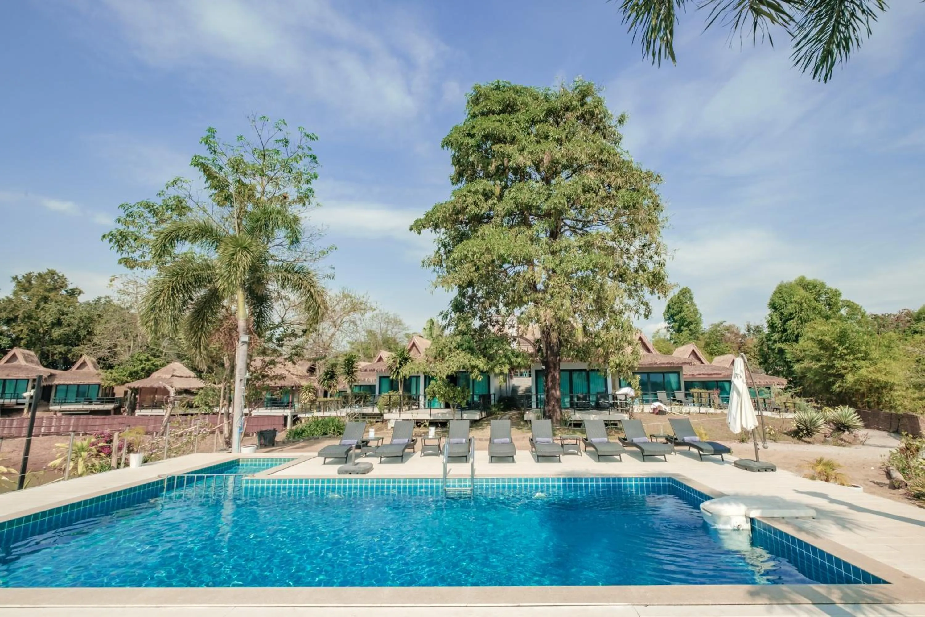 Swimming pool in The Sanctuary Nam Ngum Beach Resort
