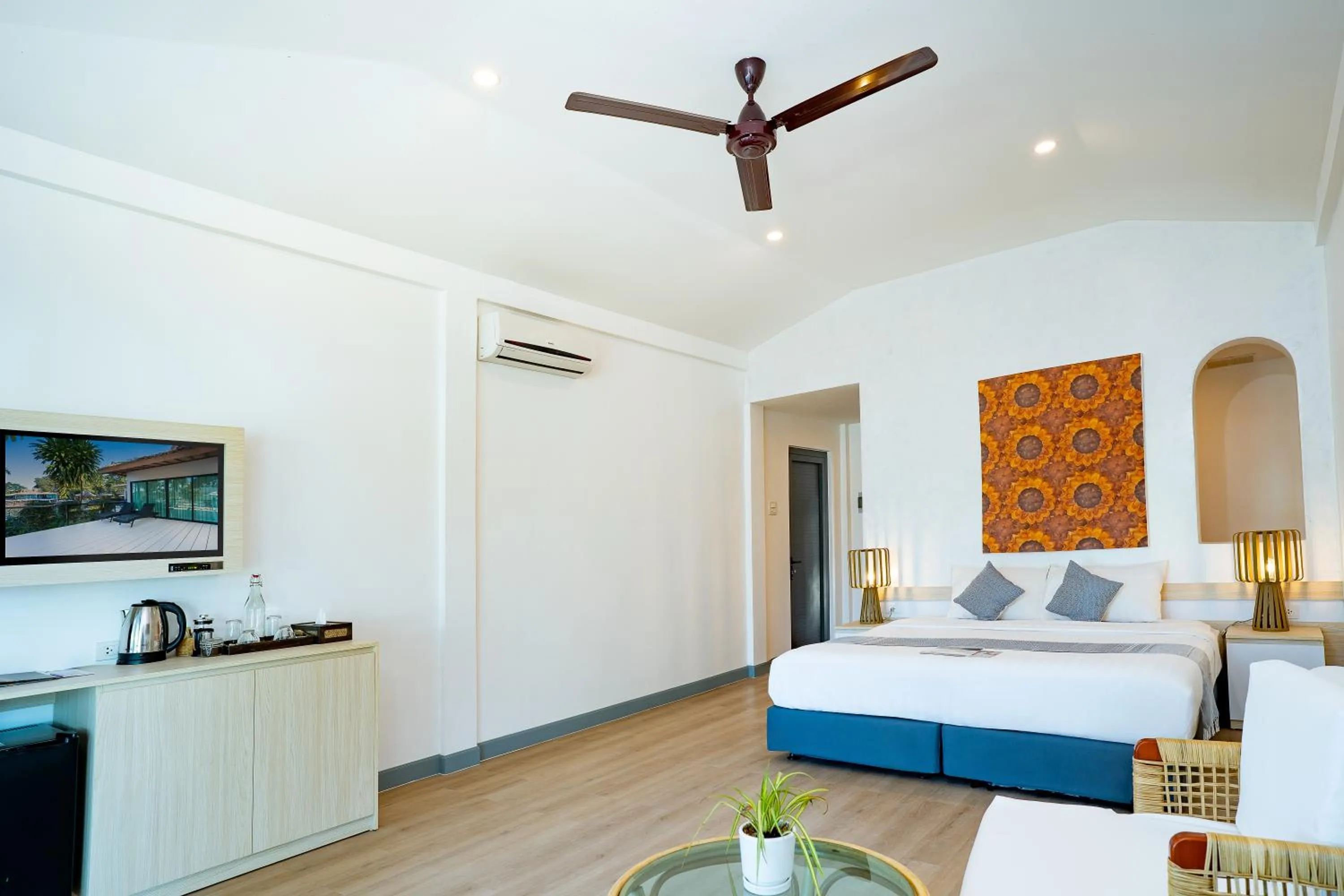 Bedroom, Bed in The Sanctuary Nam Ngum Beach Resort