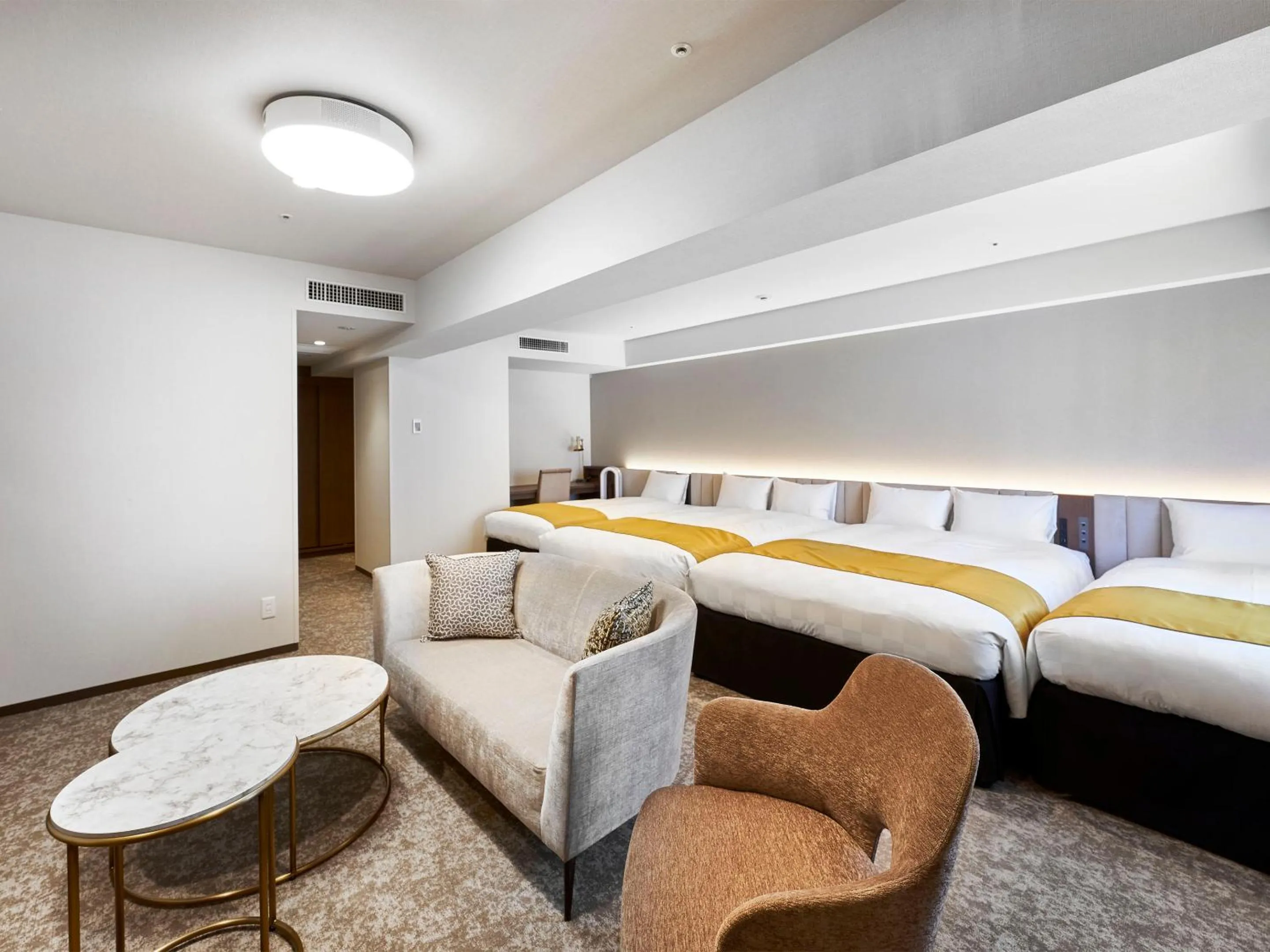 Photo of the whole room, Bed in Daiwa Roynet Hotel Osaka-Kitahama