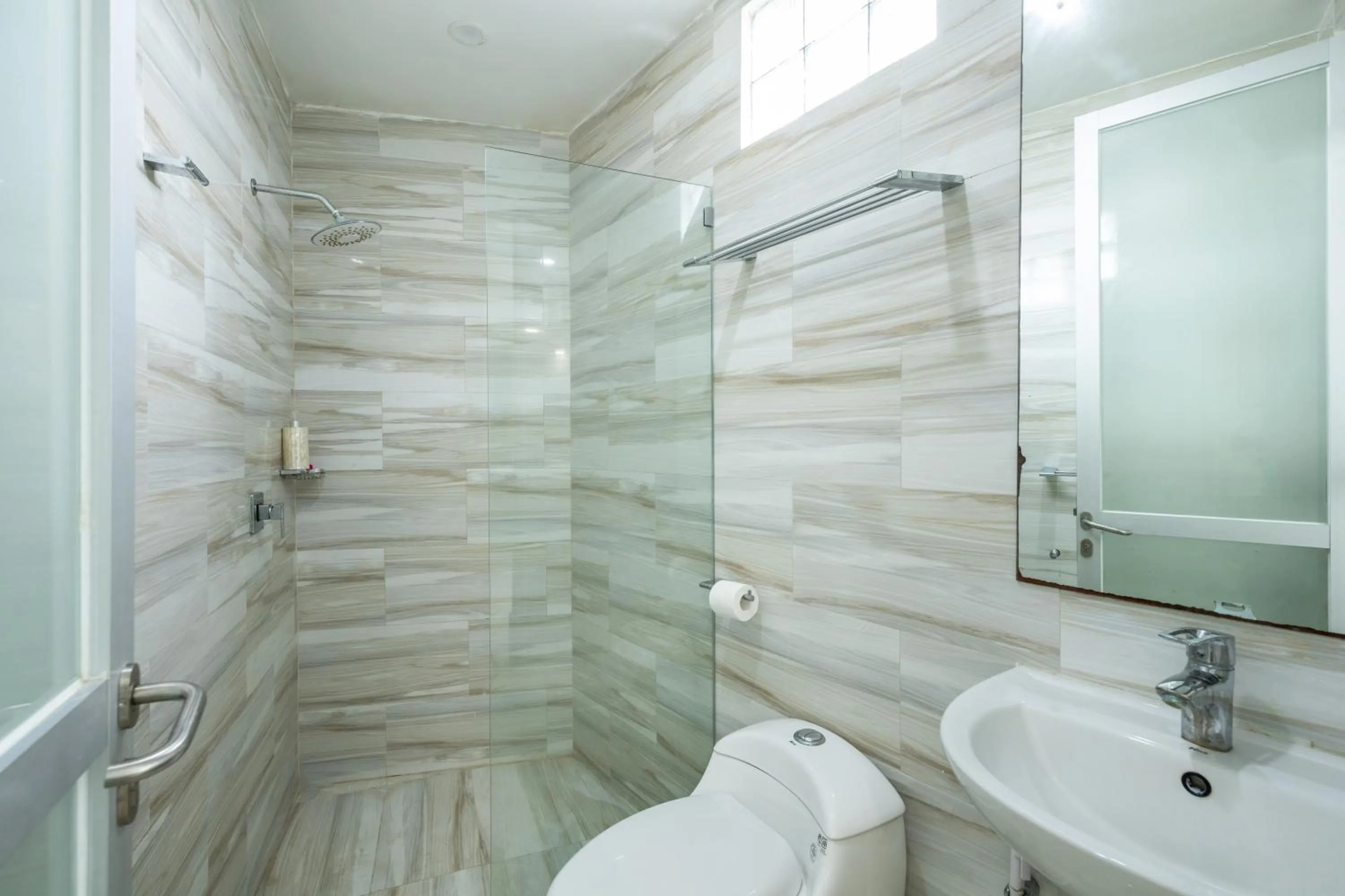 Shower in Elina Villas Seminyak