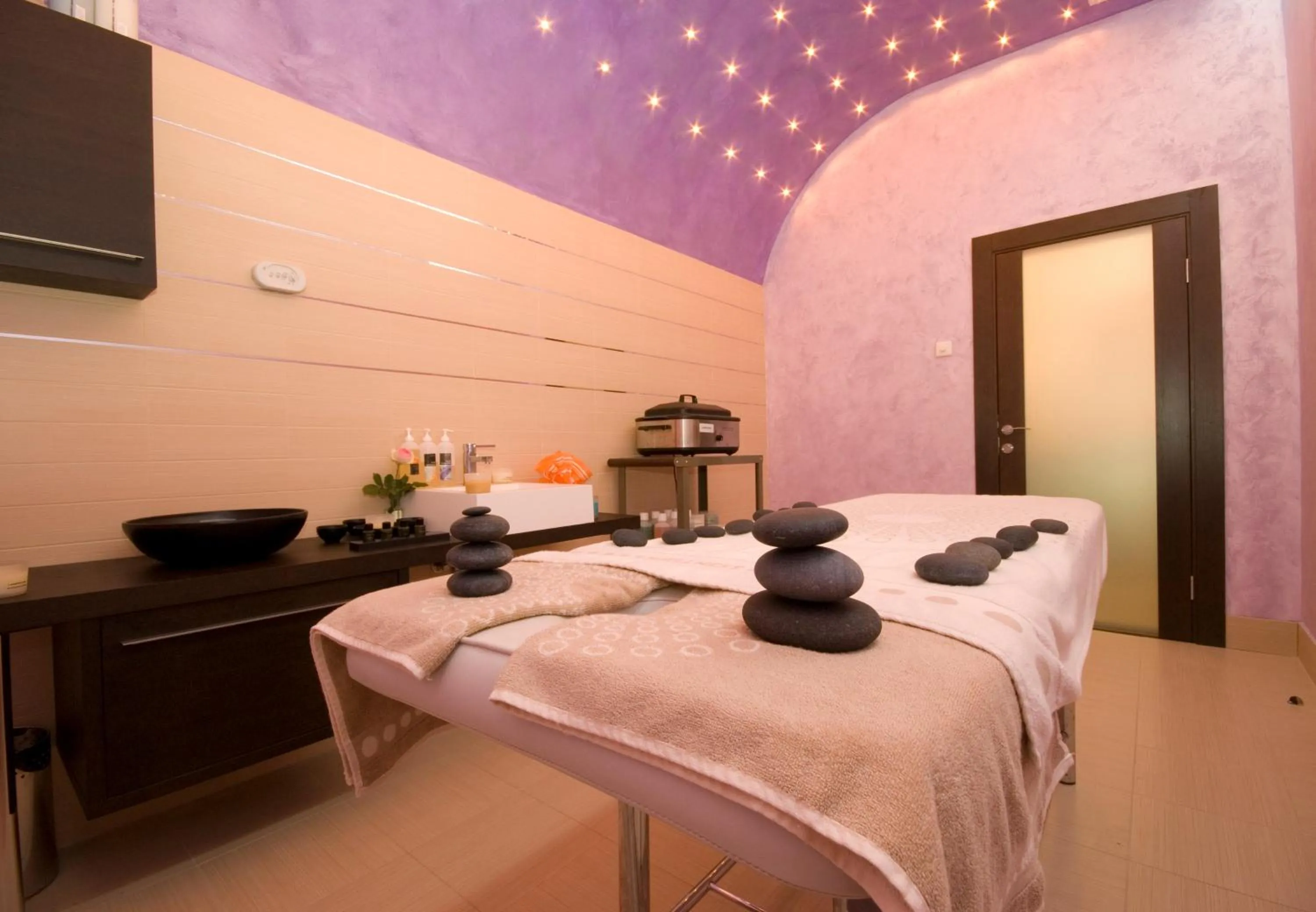 Spa and wellness centre/facilities, Bed in Garni Hotel Aleksandar