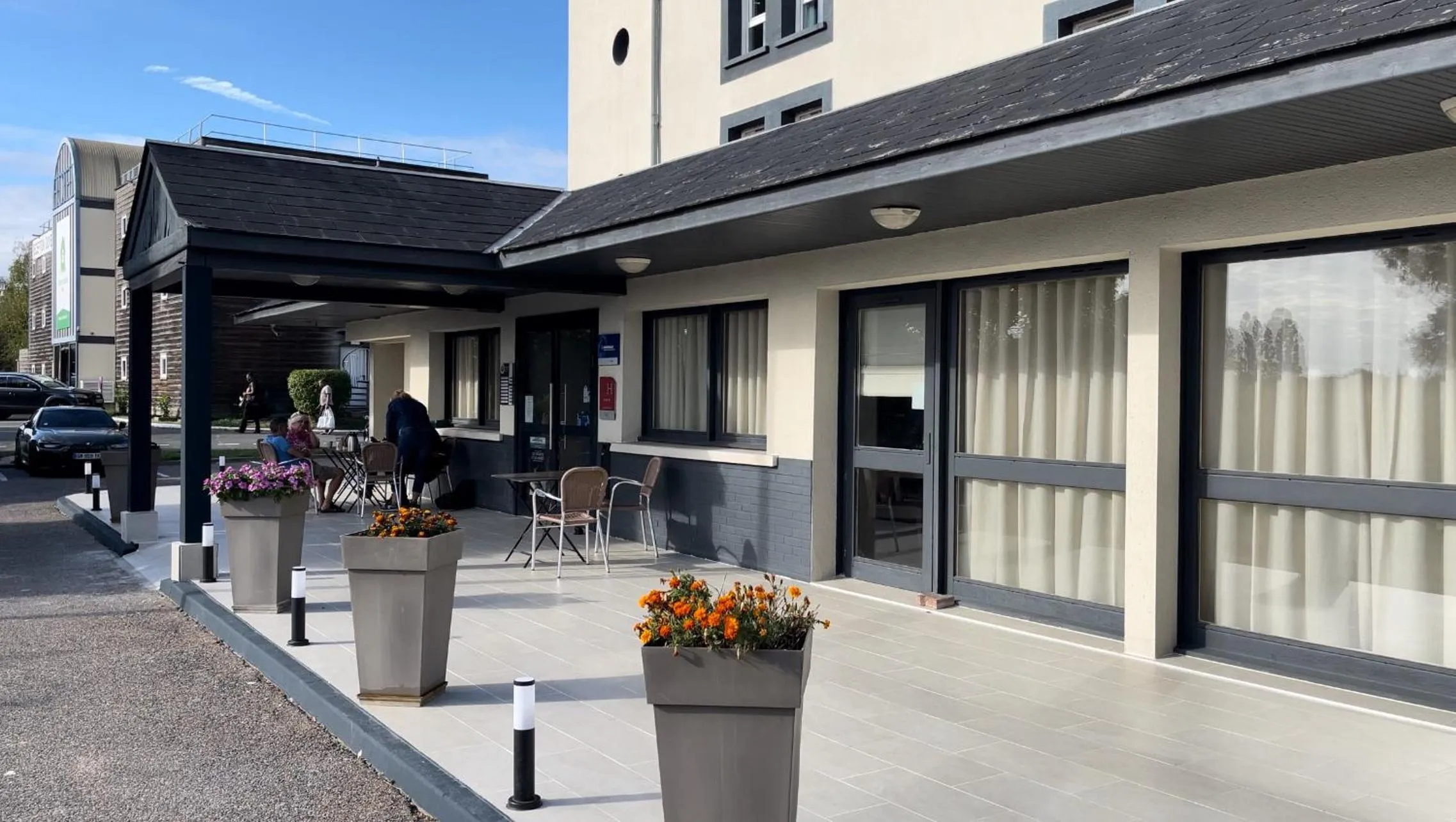 Property building in The Originals City, Hôtel Orléans Nord