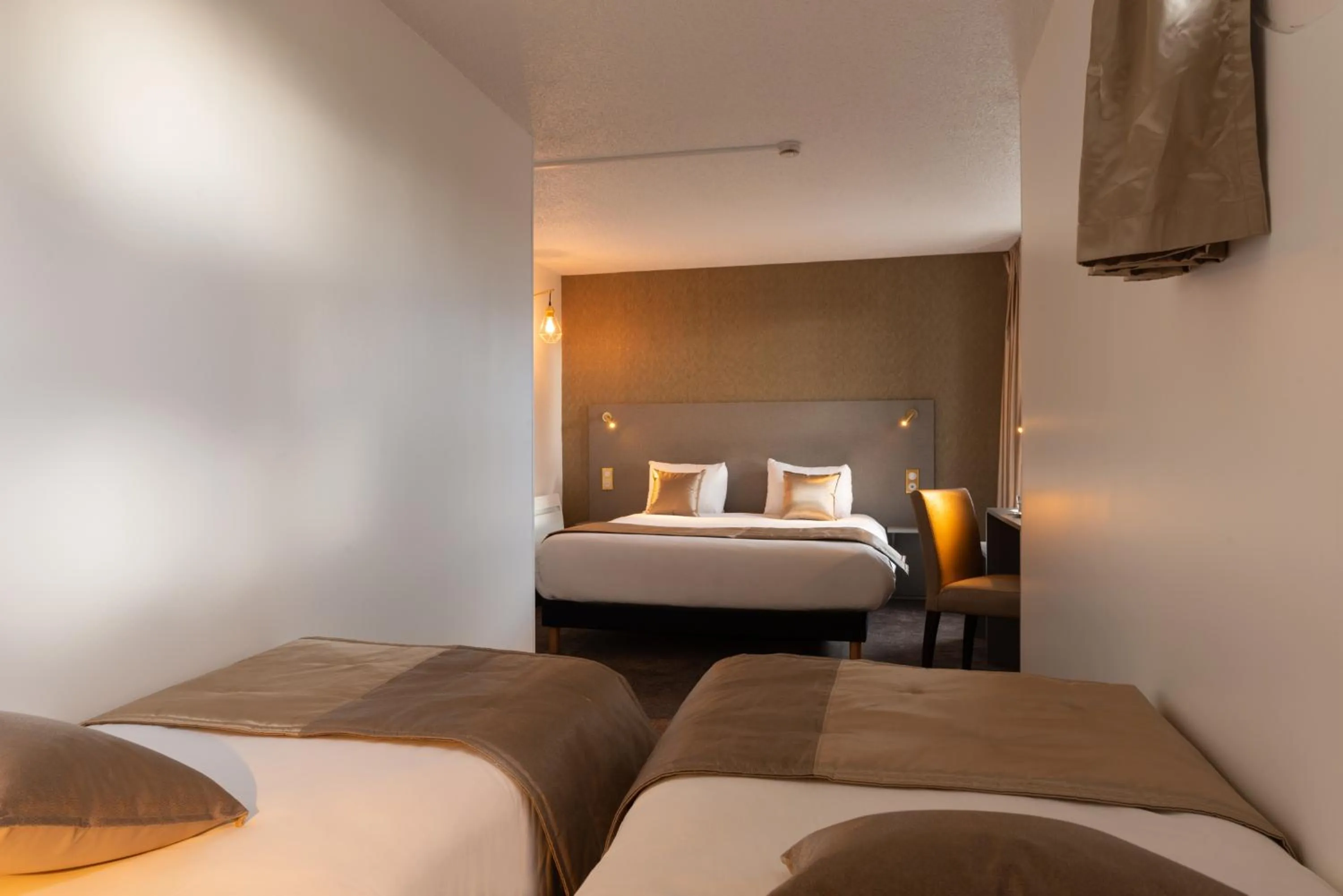 Bedroom, Bed in The Originals City, Hôtel Orléans Nord