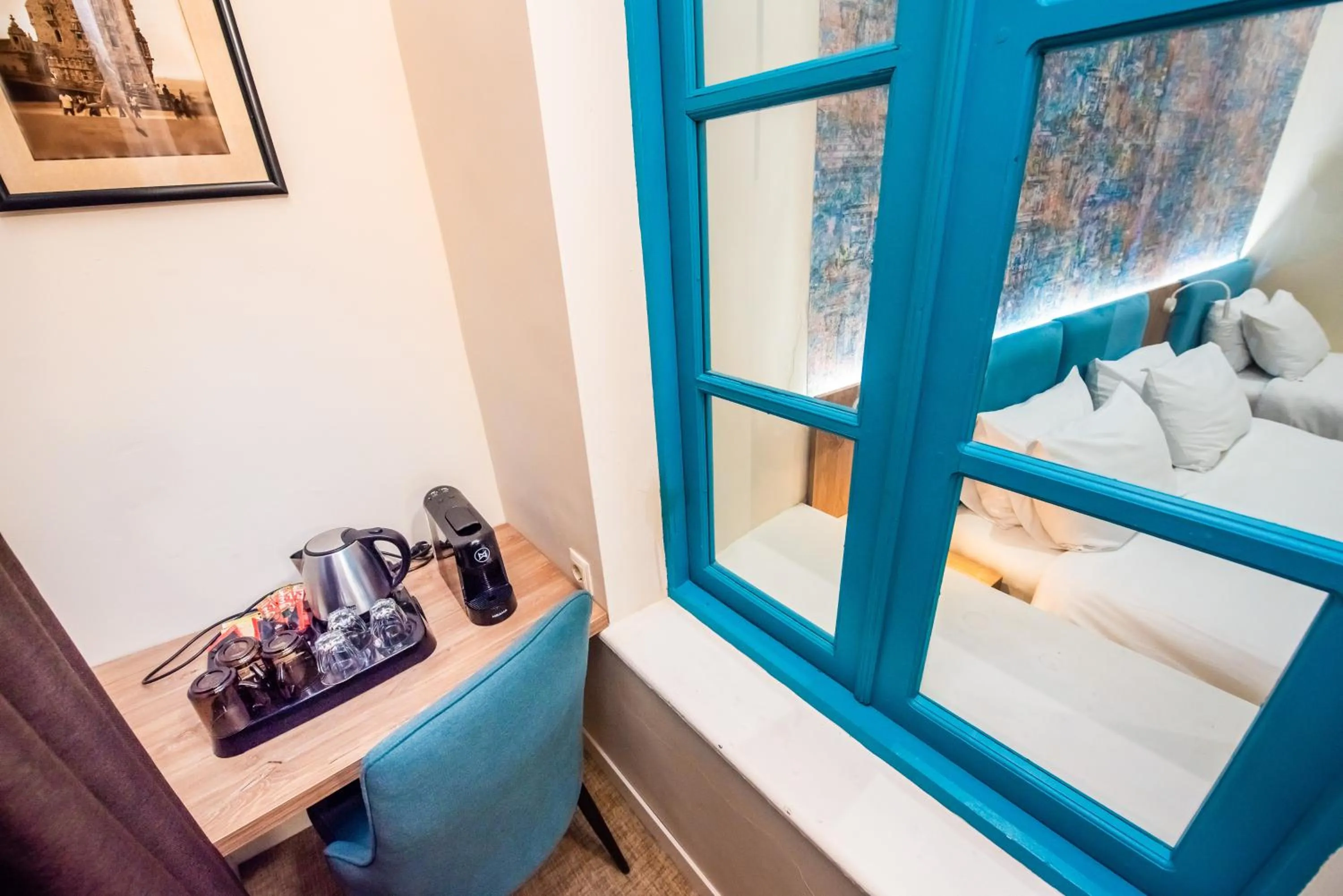 Coffee/tea facilities, Bed in City Inn - Boutique Hotel Tbilisi