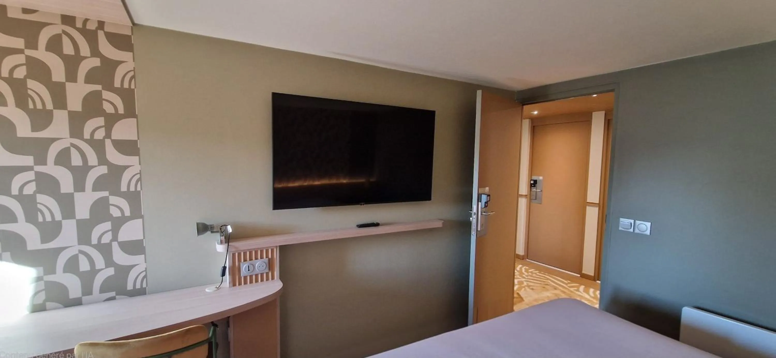 TV and multimedia, Bed in Brit Hotel Poitiers Beaulieu