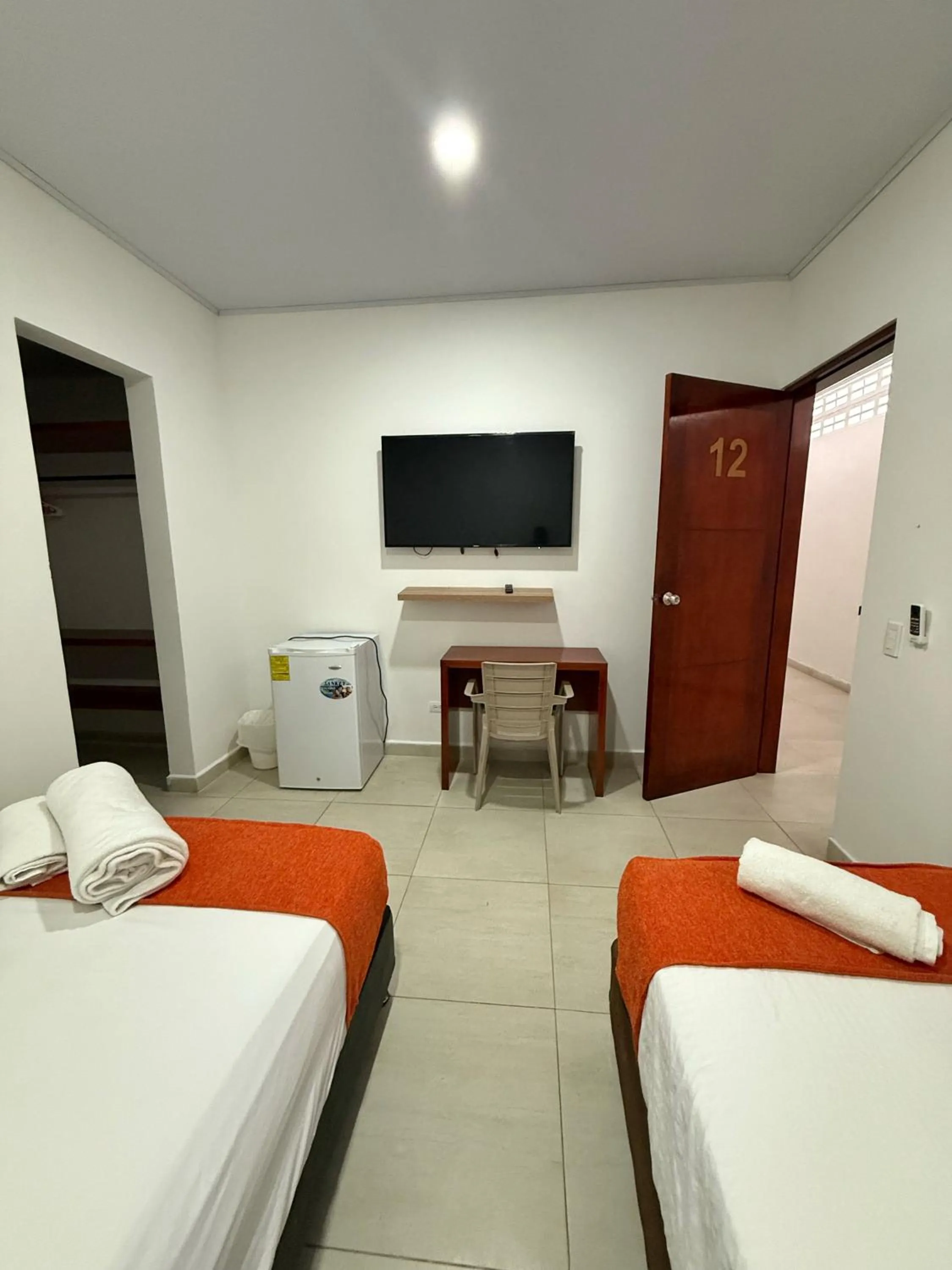TV and multimedia, Bed in Apartahotel Caribe Diez