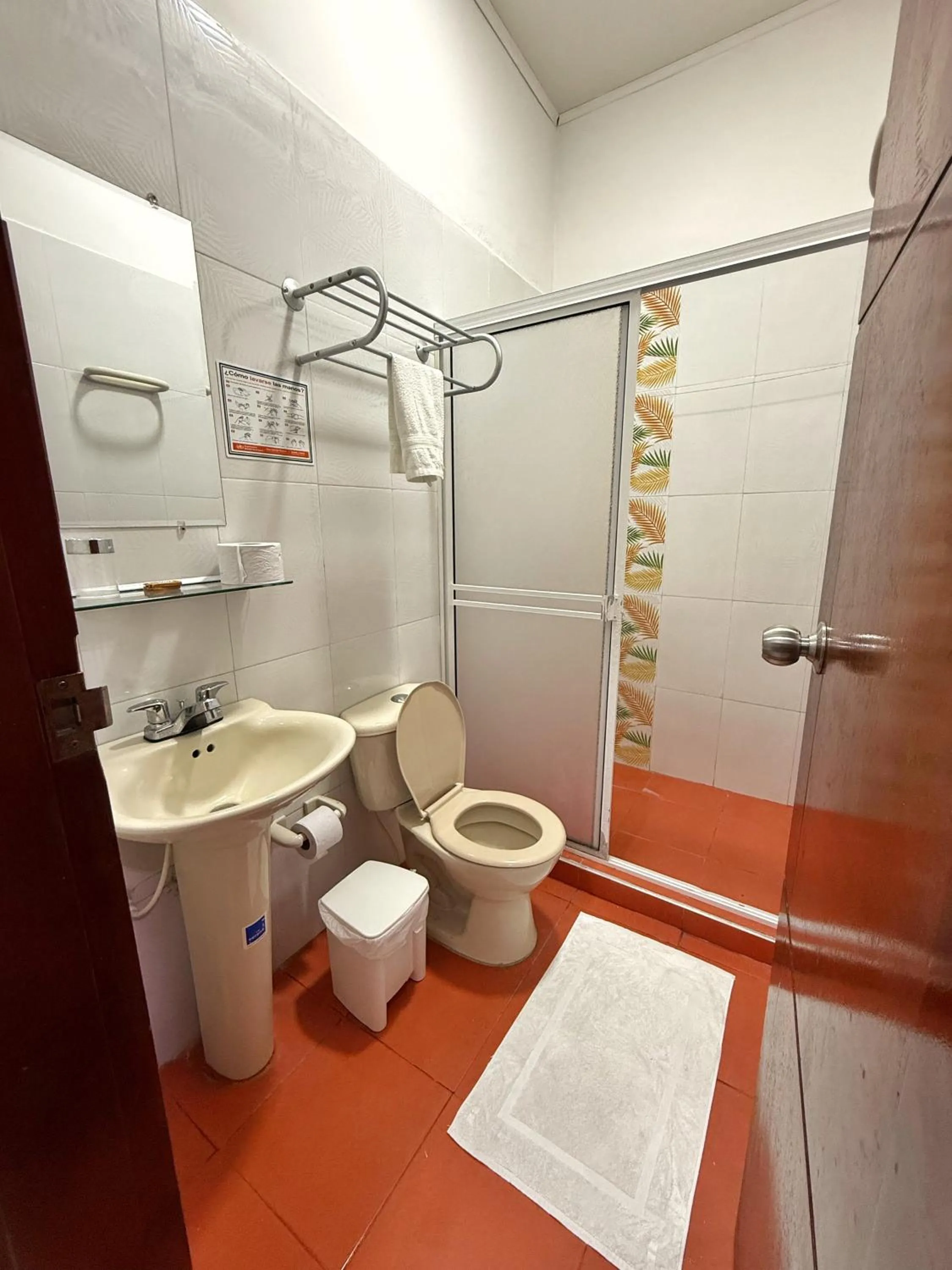 Bathroom in Apartahotel Caribe Diez