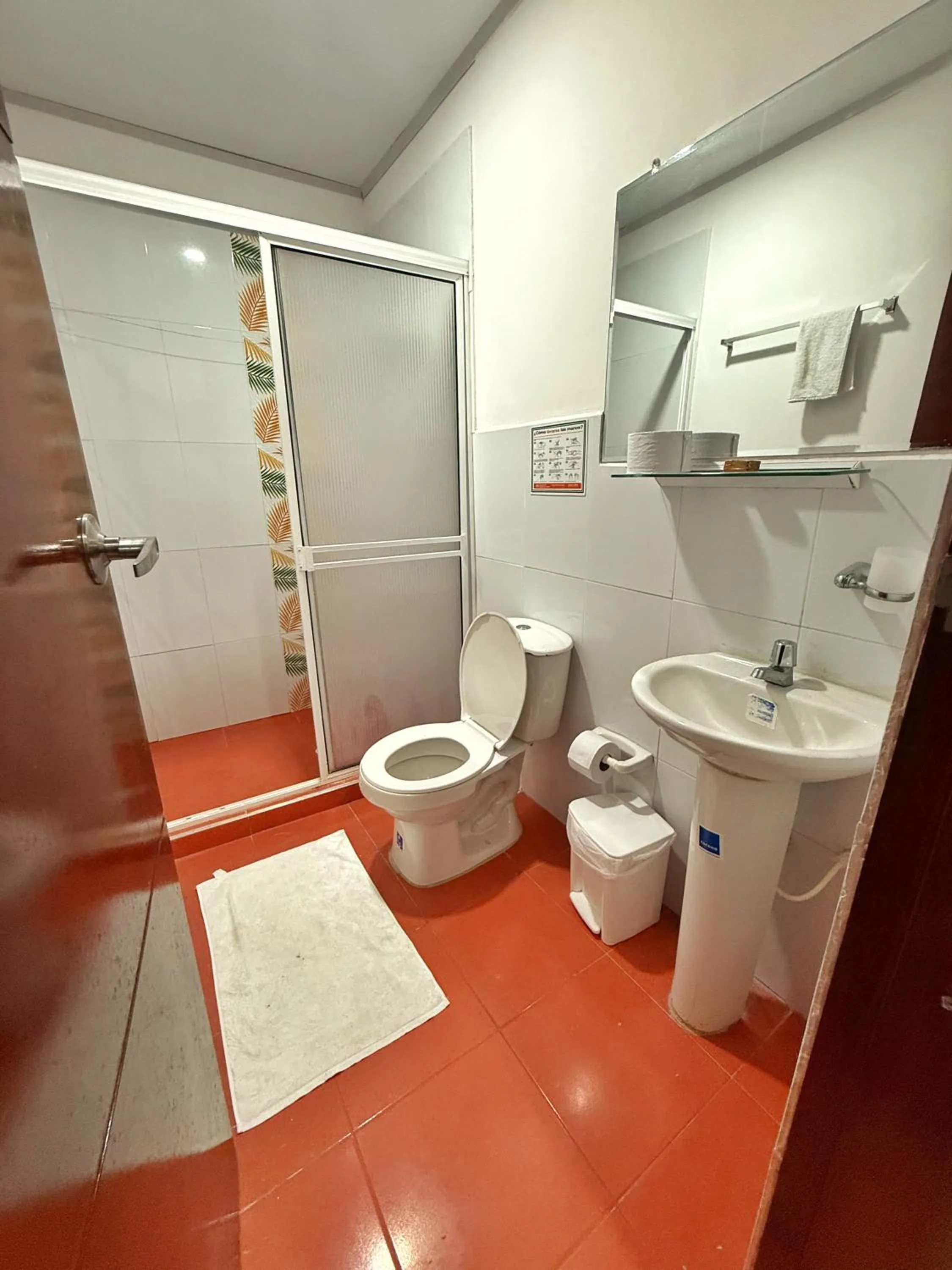 Bathroom in Apartahotel Caribe Diez