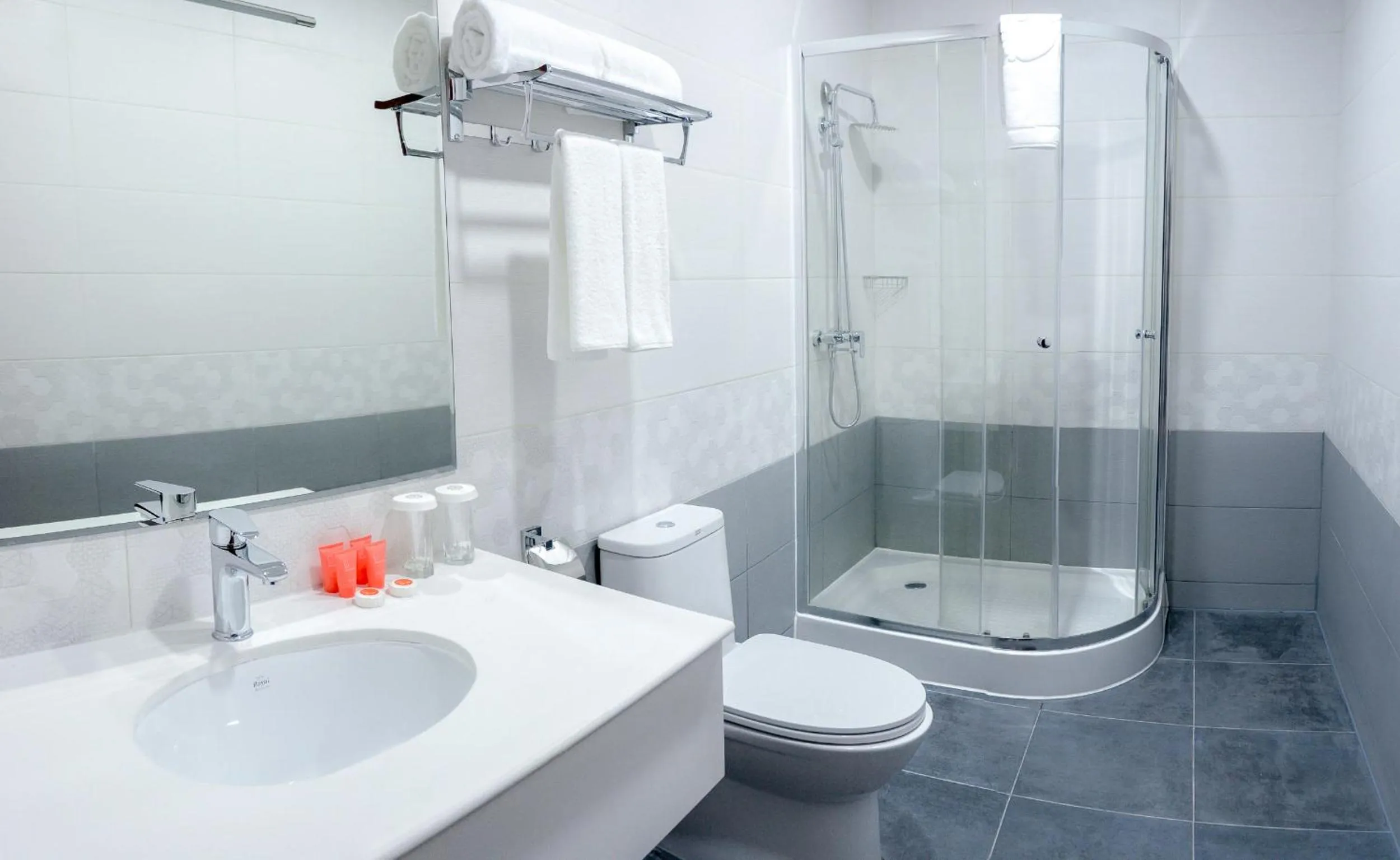 Shower in Dormitory Hualing Tbilisi