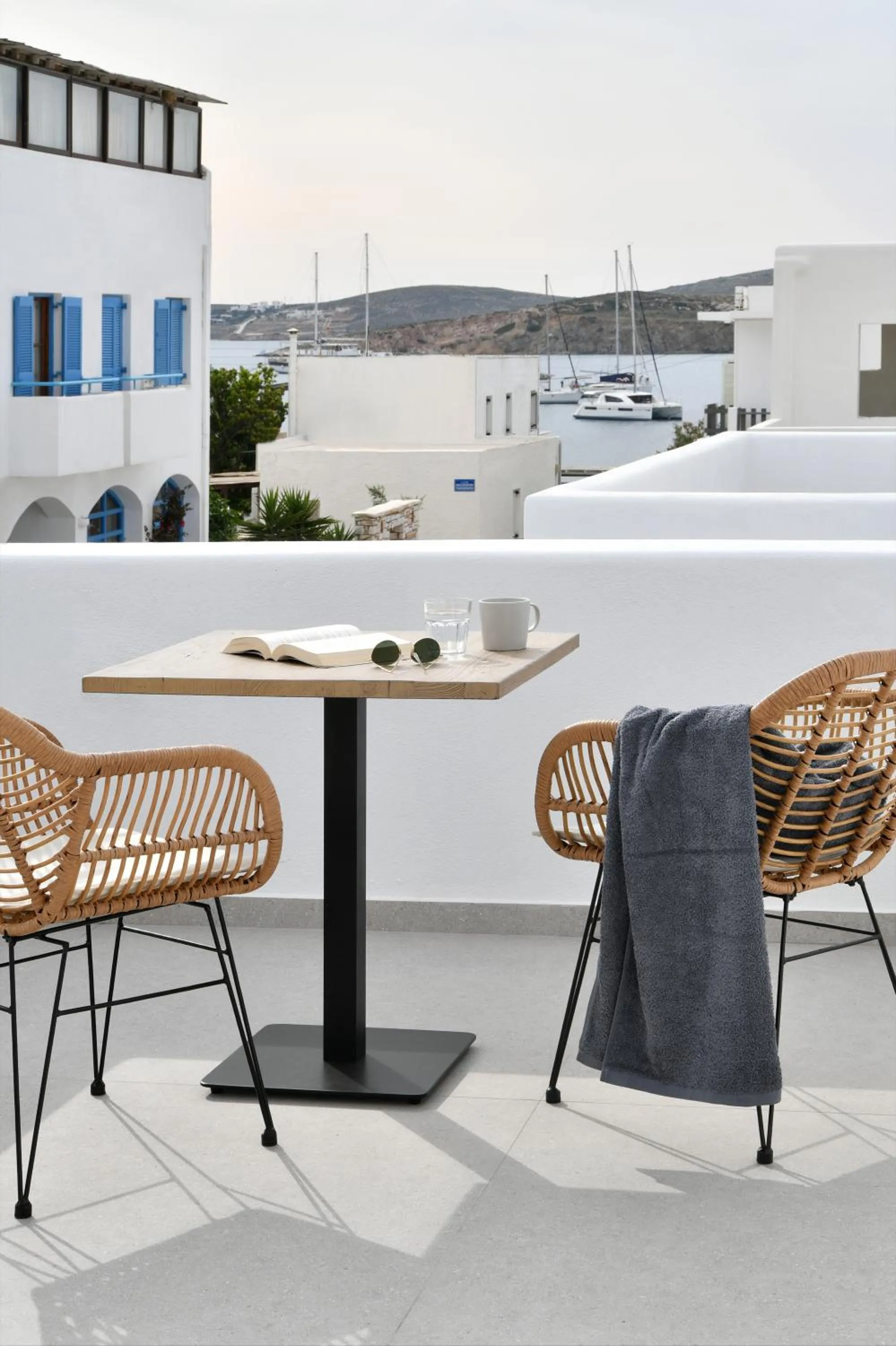 Balcony/Terrace in White Blossom