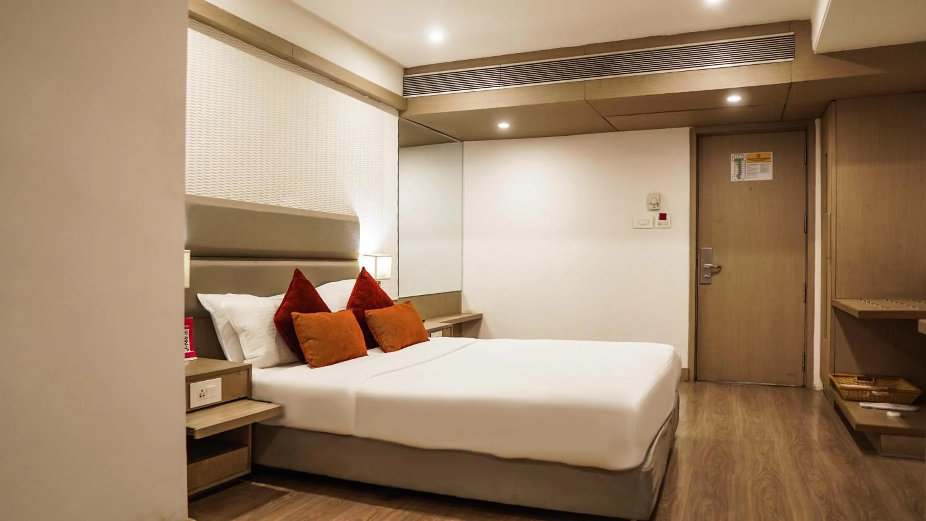 Bed in Hotel Centre Point