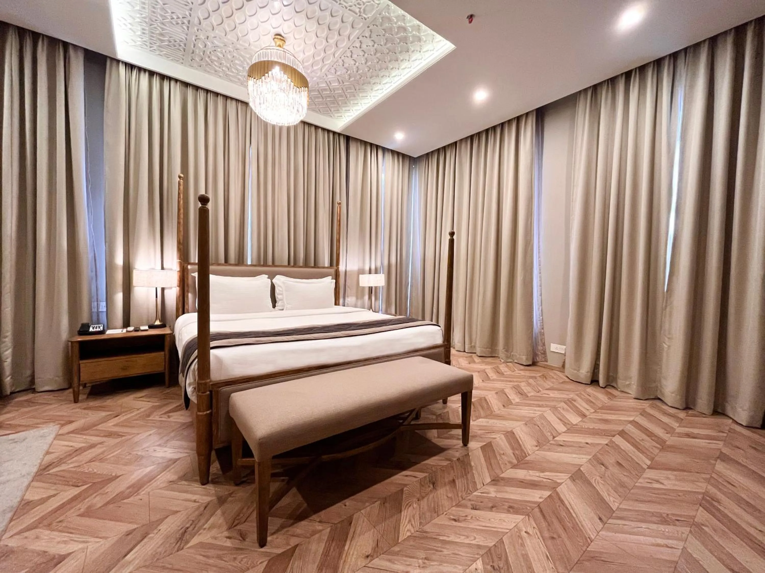 Bed in Hotel Centre Point