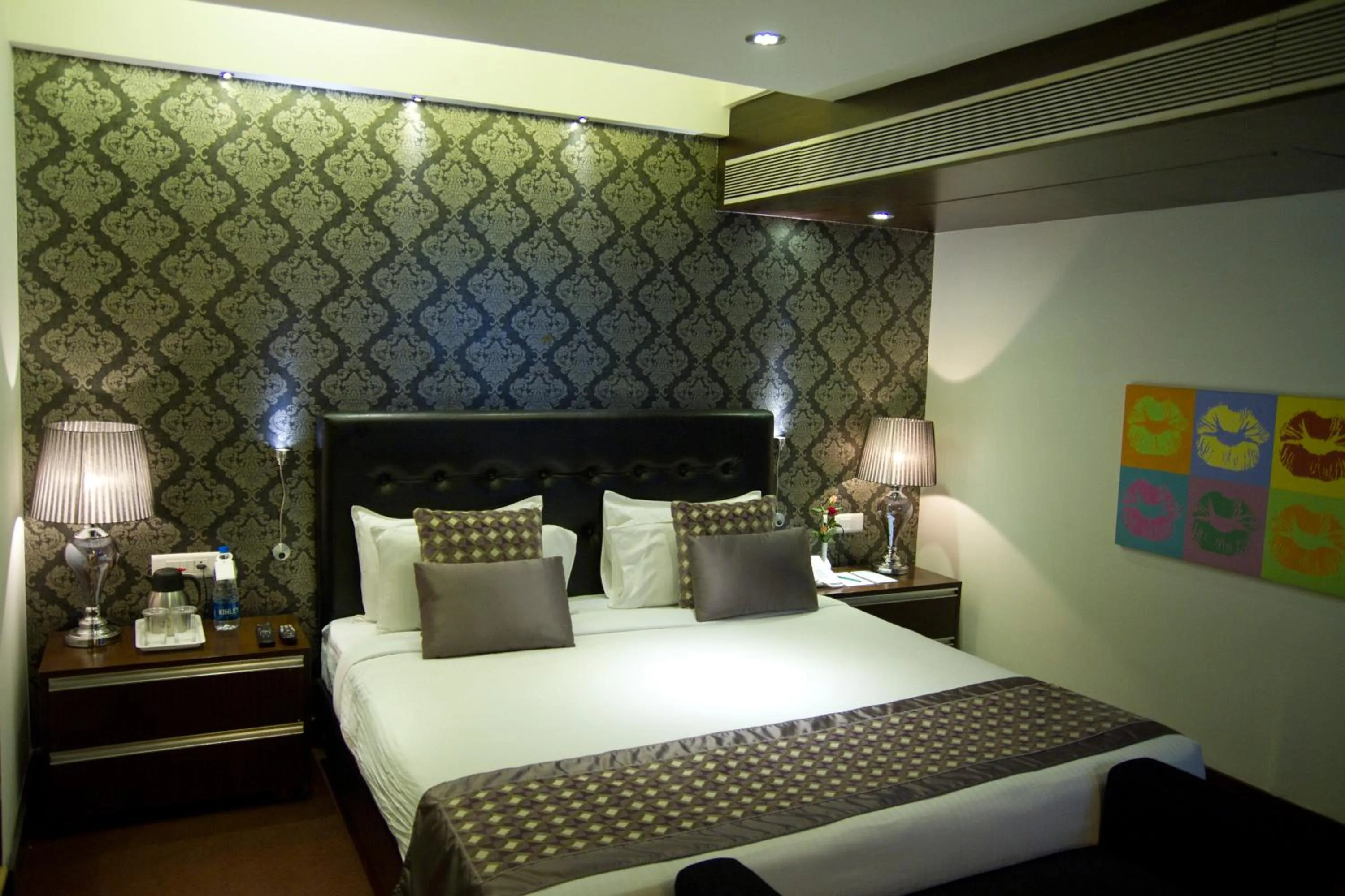 Bed in Hotel Centre Point