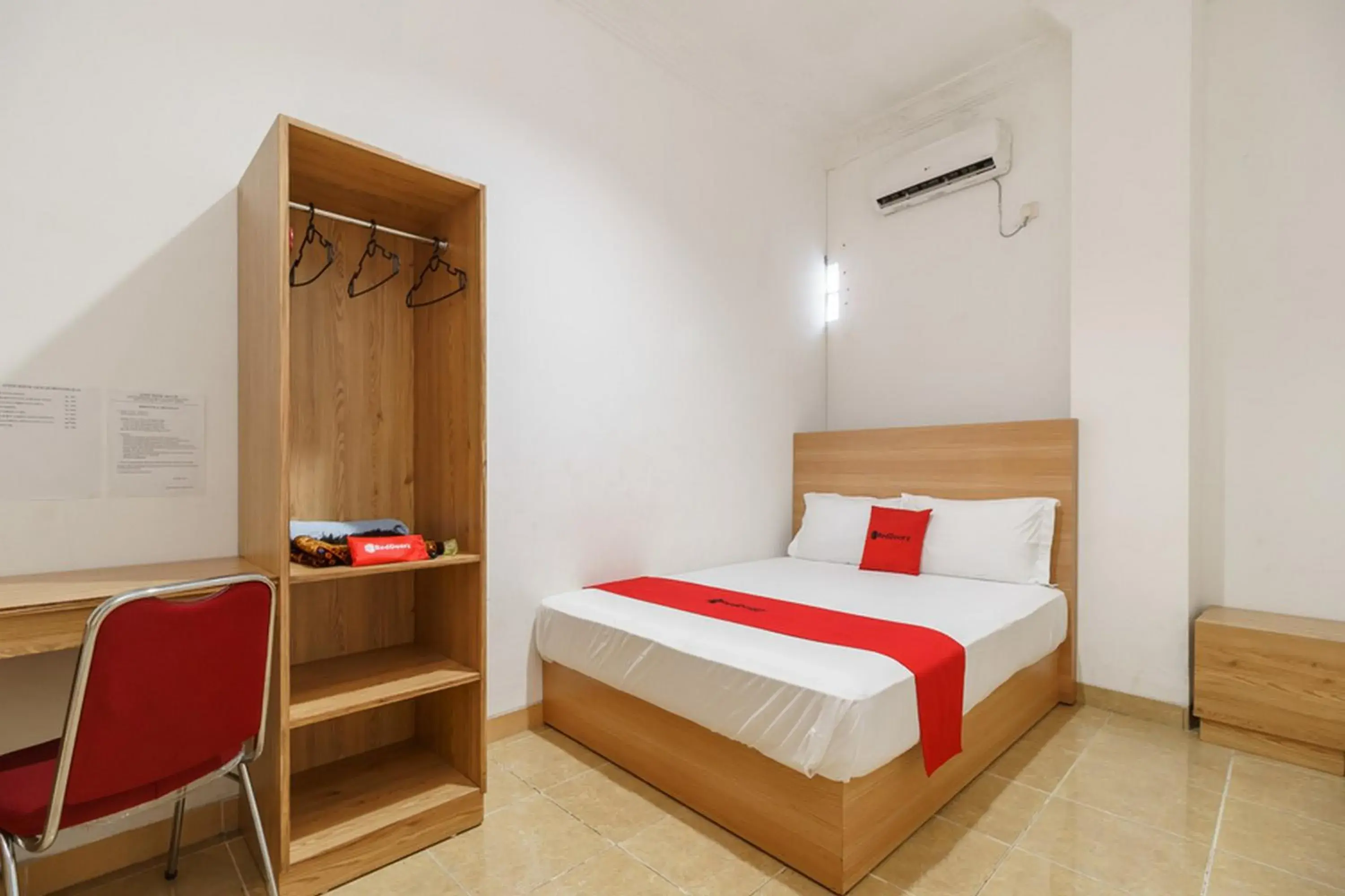 Double Room in RedDoorz Syariah near Lahat Station Double Room in RedDoorz Syariah near Lahat Station