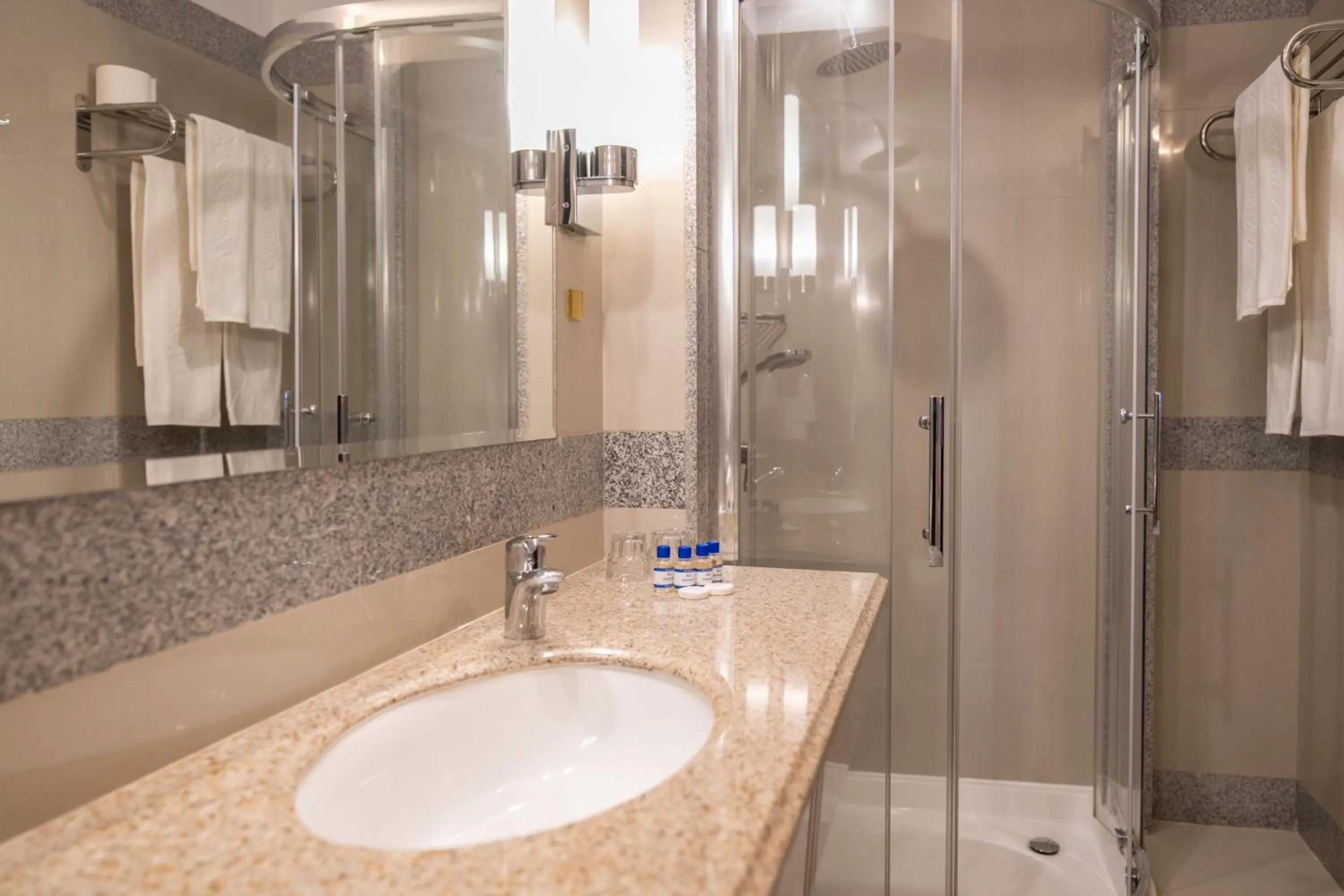 Bathroom in Hotel Gołębiewski Mikołajki