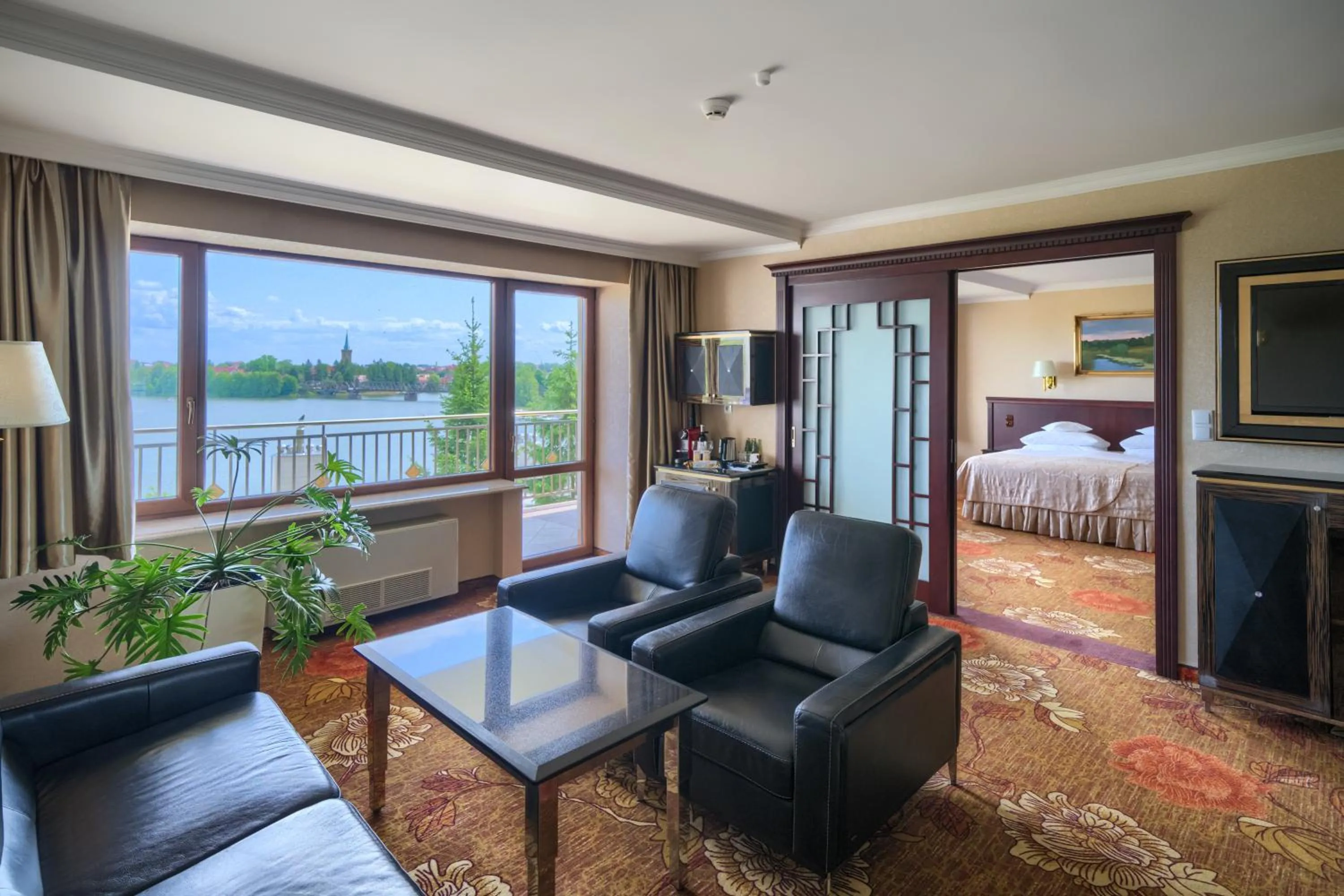 Living room, Bed in Hotel Gołębiewski Mikołajki