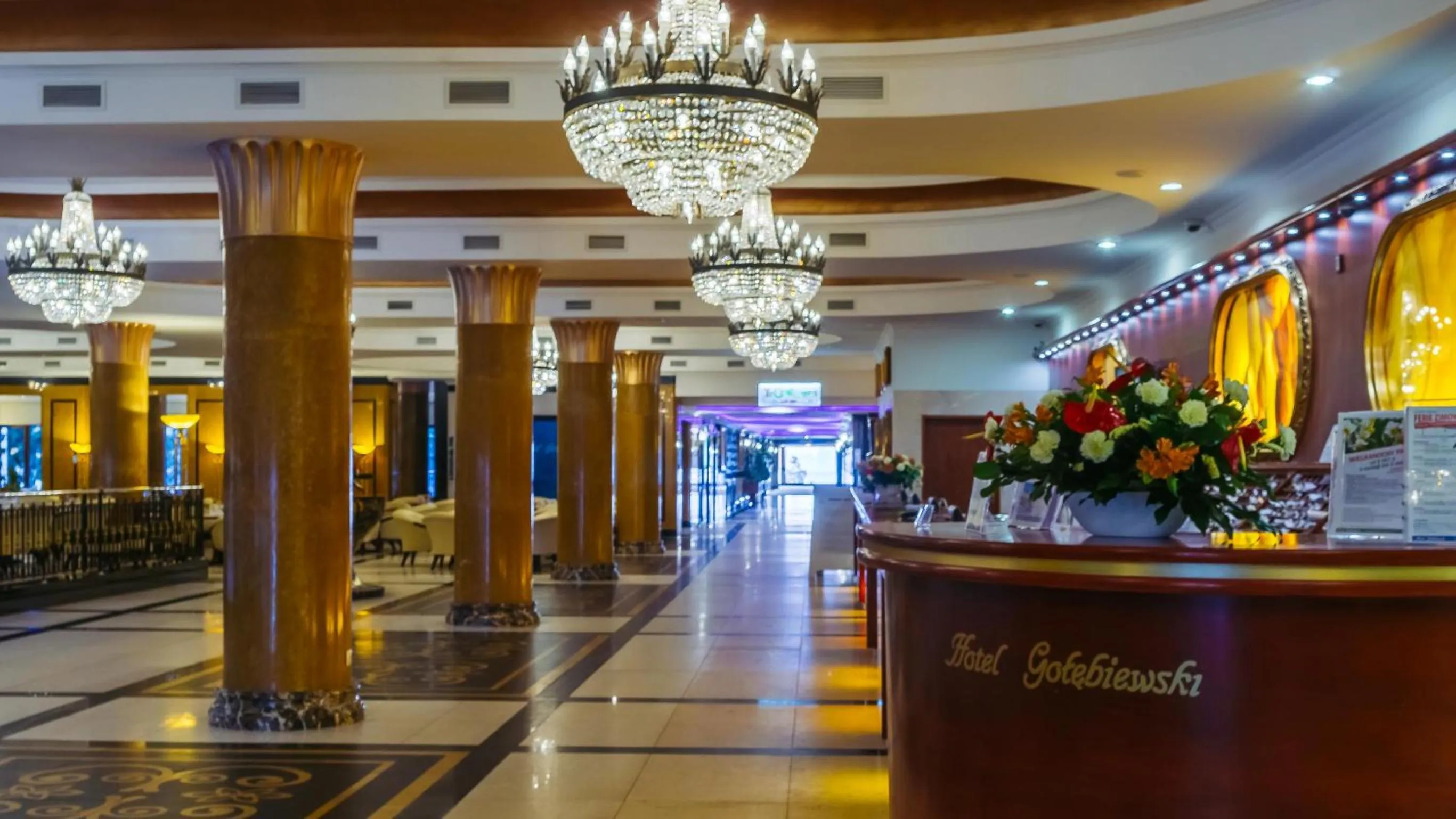 Lobby or reception in Hotel Gołębiewski Mikołajki