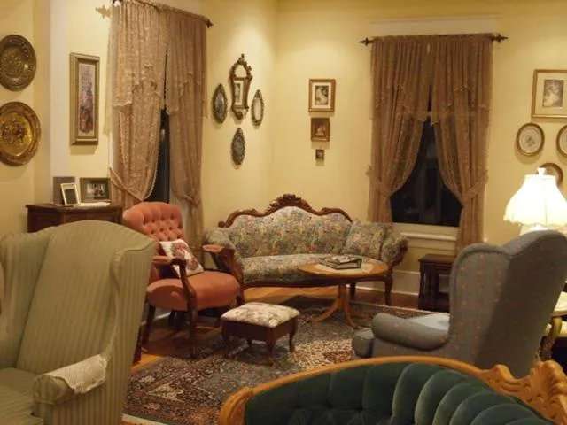 Living room in Lionheart Guest House