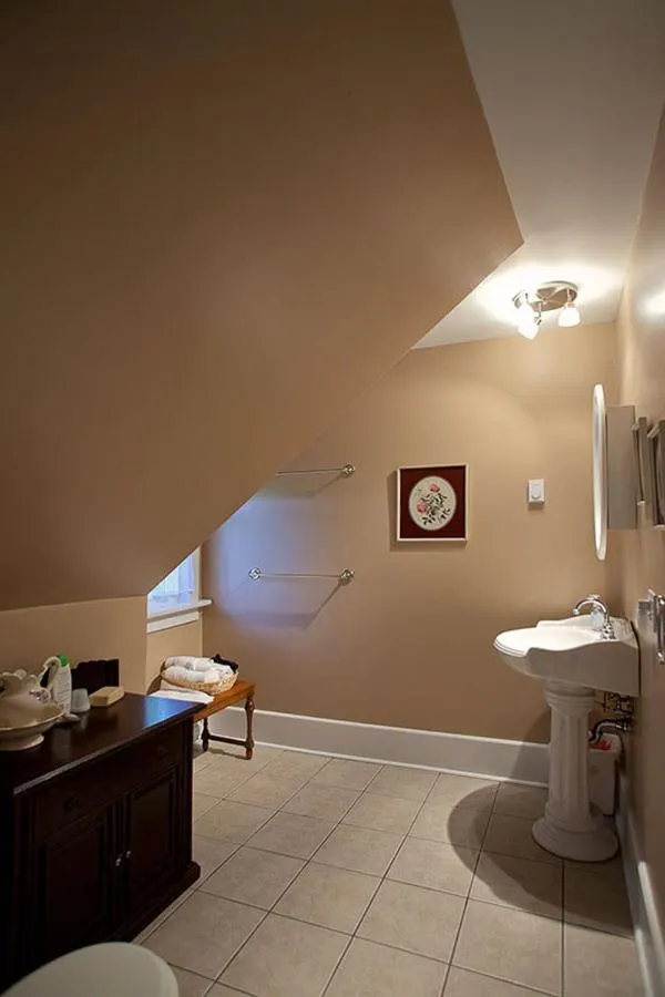 Bathroom in Lionheart Guest House