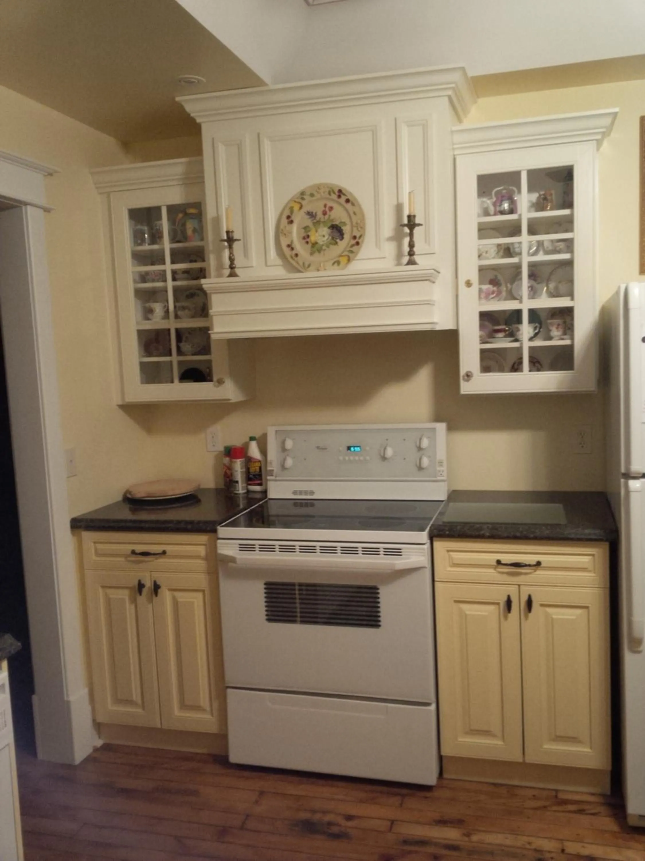 Kitchen or kitchenette in Lionheart Guest House