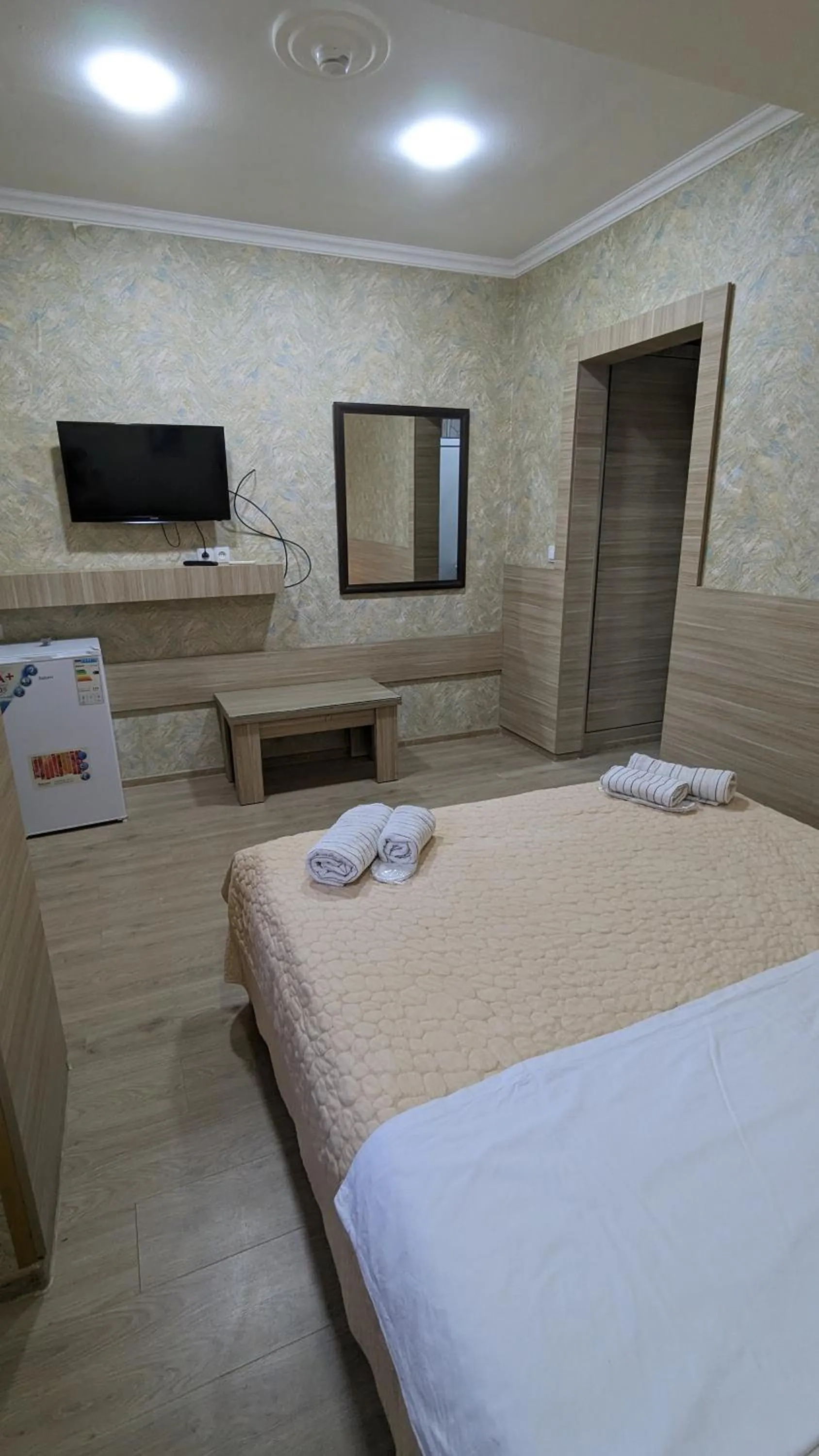 Breakfast, Bed in Dkd-bridge Hotel