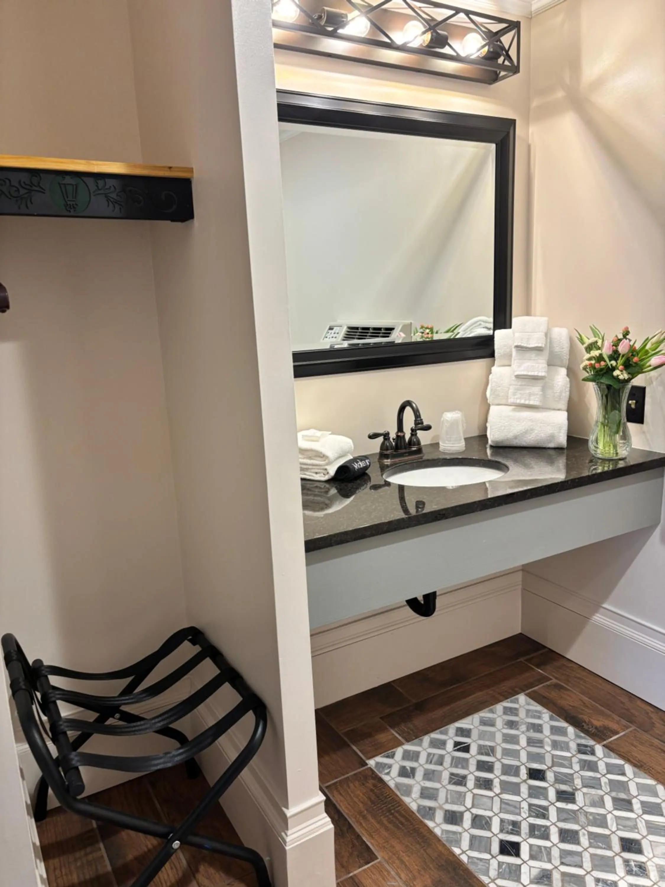 Bathroom in SHERWOOD MOTEL