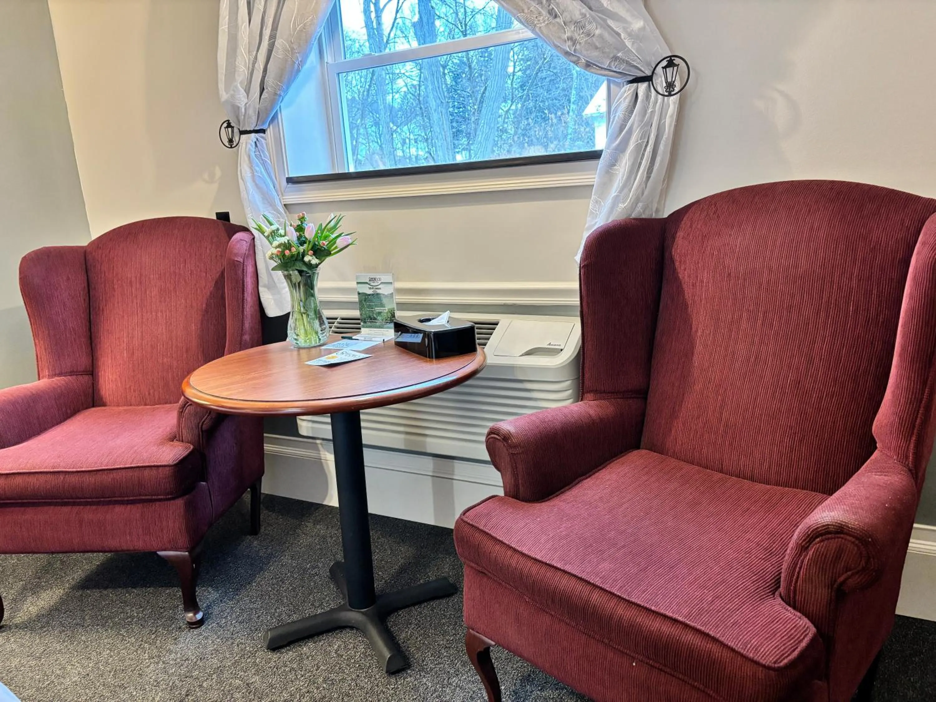 Seating area in SHERWOOD MOTEL