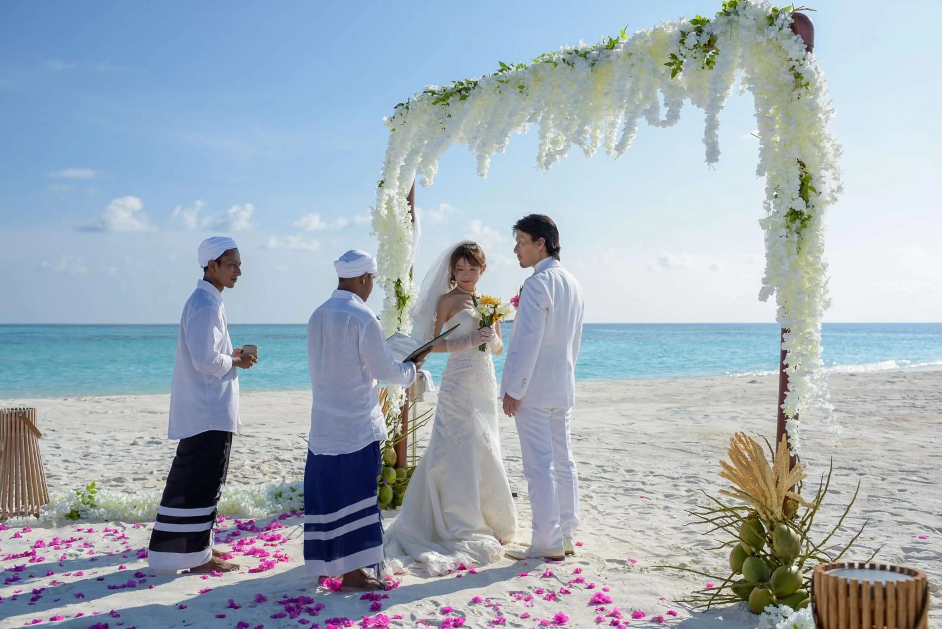 Property building in OUTRIGGER Maldives Maafushivaru Resort - 25 percent discount on transfers for min 4 nights stay and more, valid for reservations between 01 July till 22 Dec 2025