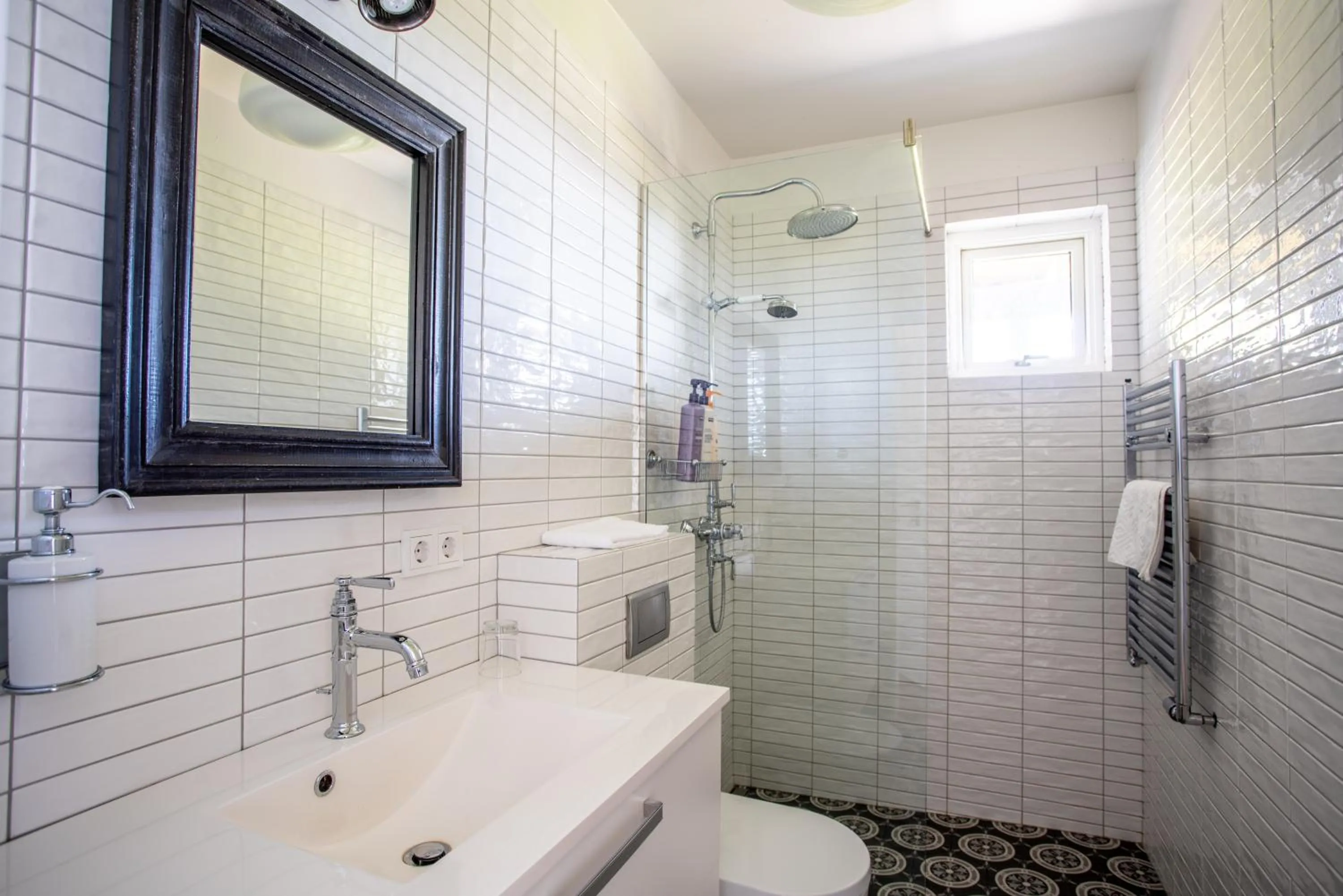 Shower in Ekra Glacier Lagoon