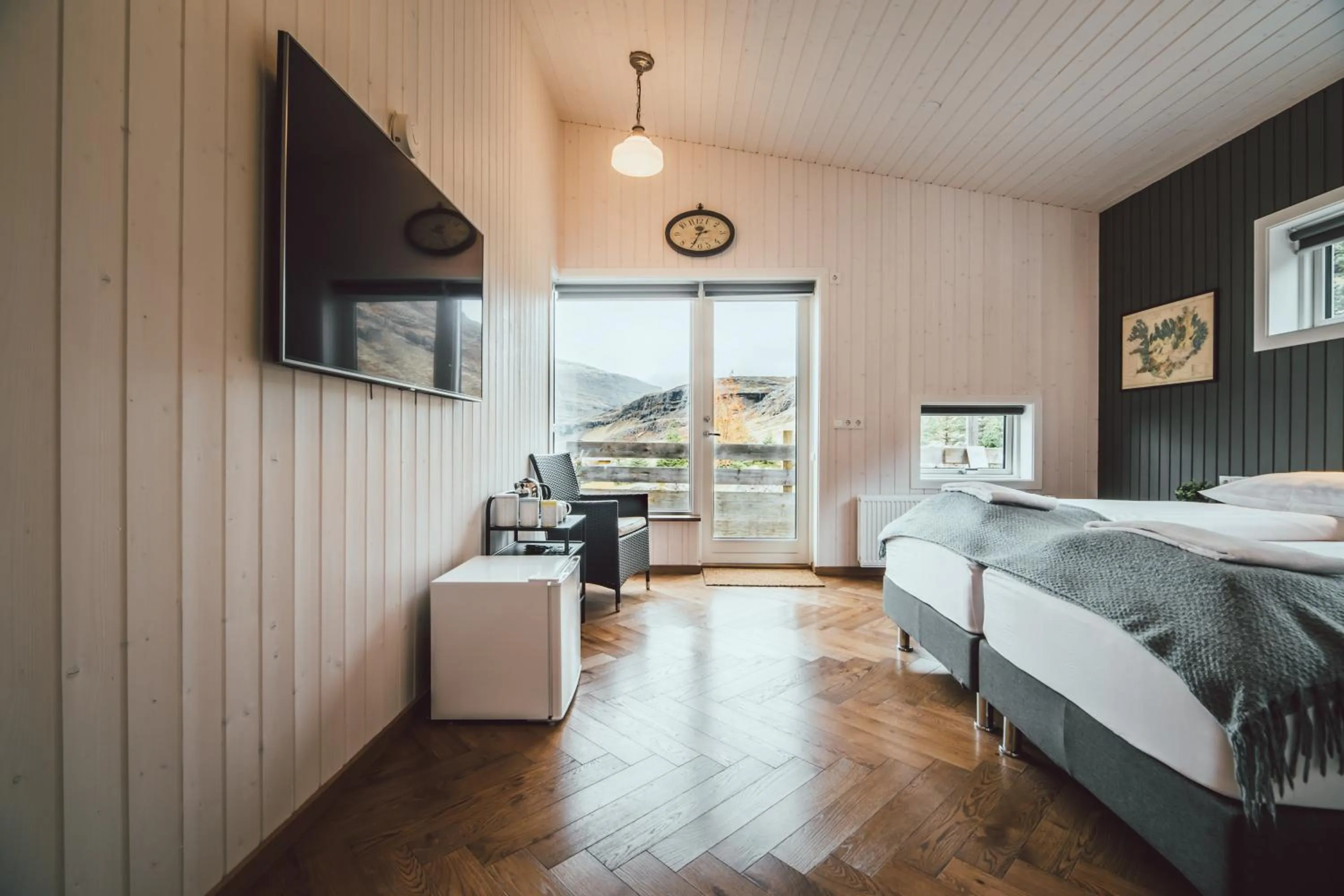 Photo of the whole room, Bed in Ekra Glacier Lagoon