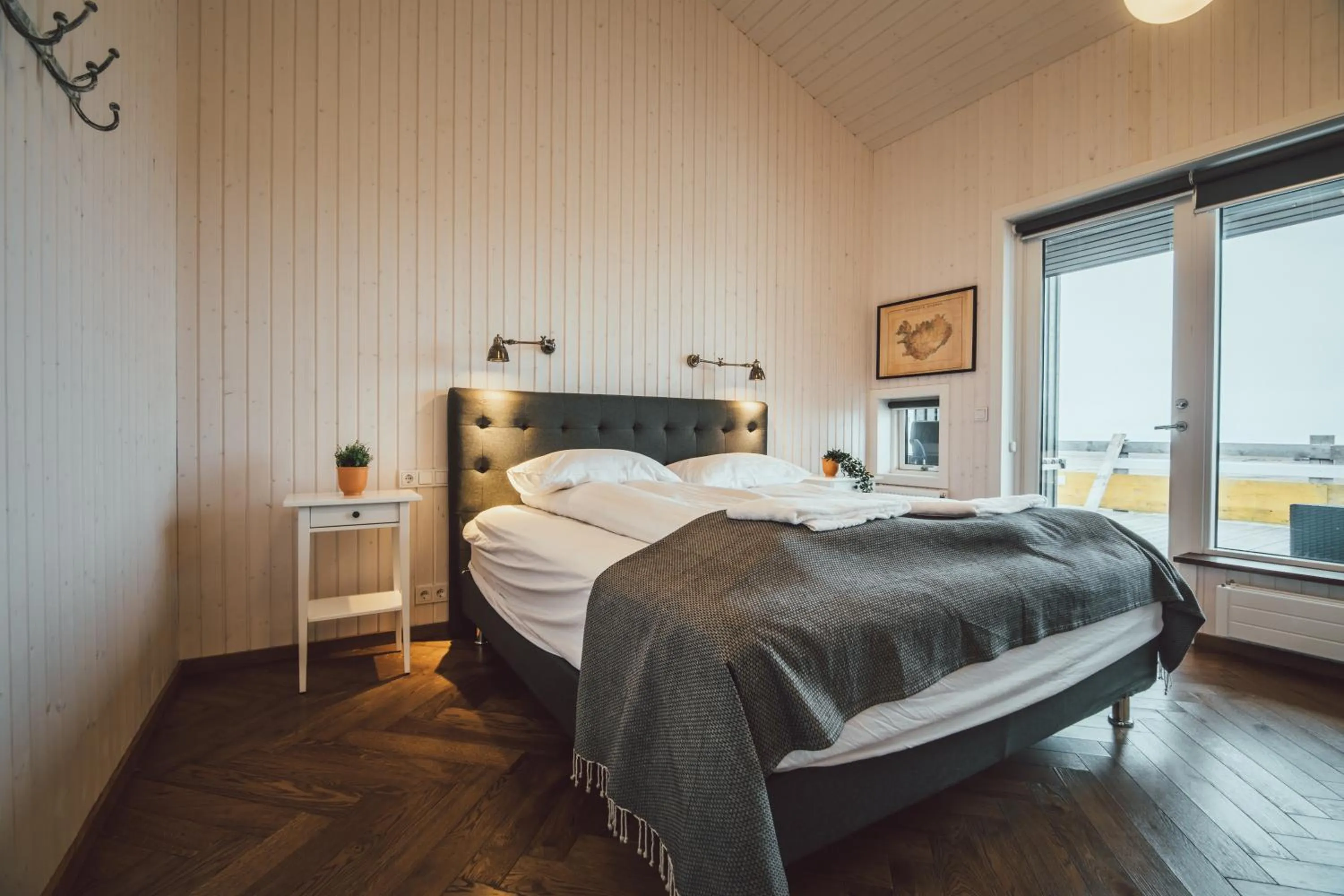 Bed in Ekra Glacier Lagoon