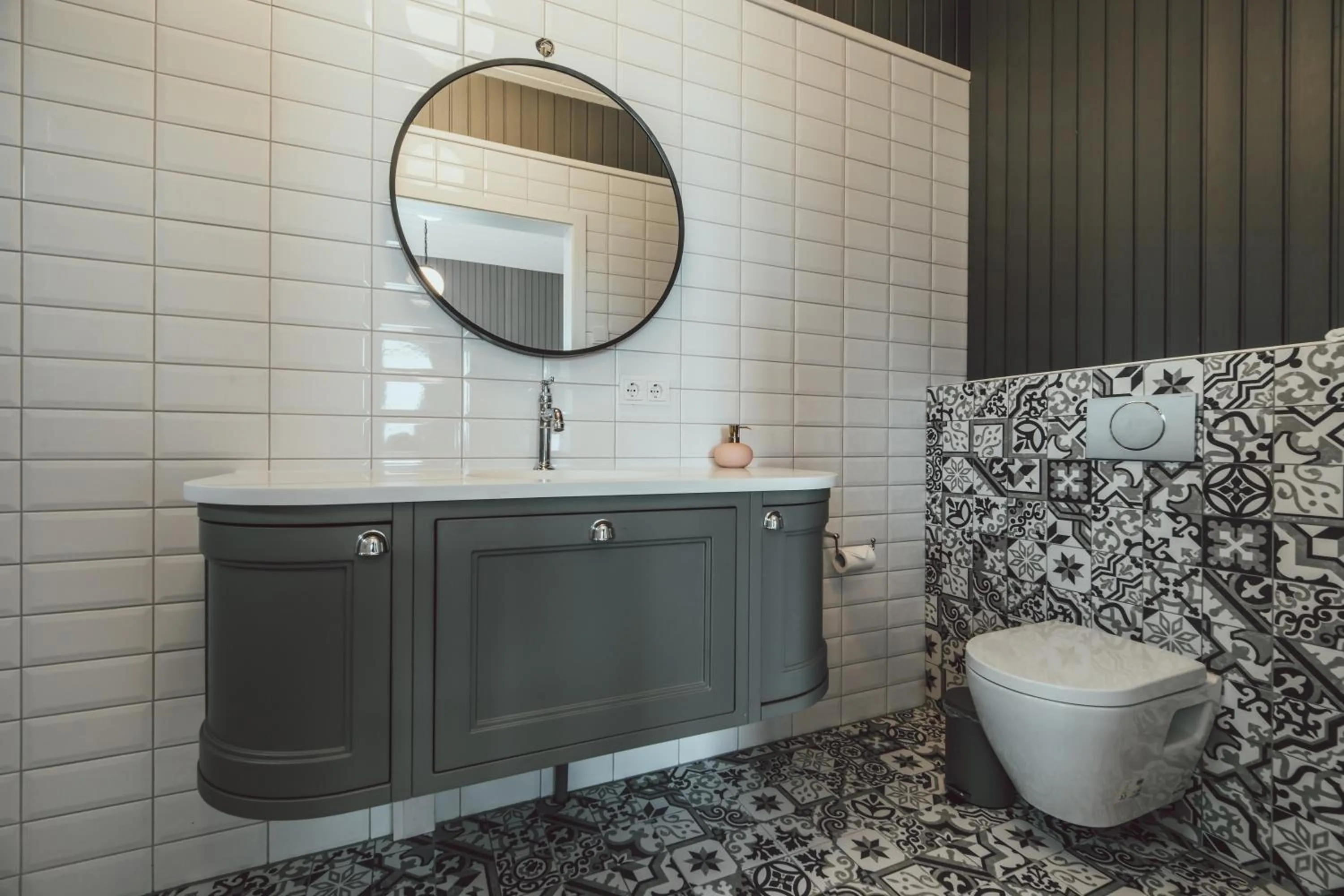 Toilet in Ekra Glacier Lagoon