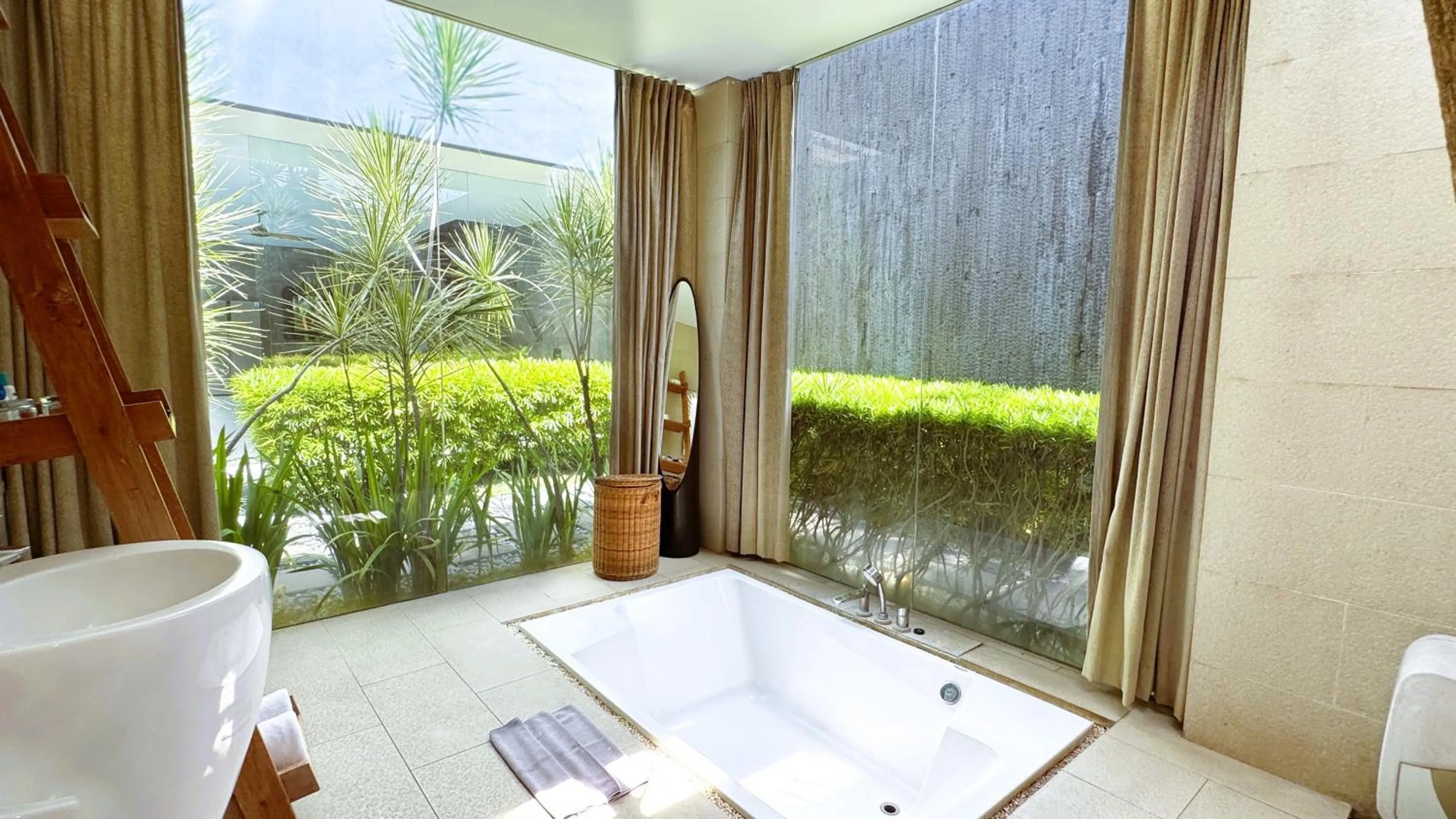 Bath in Sandhya Villa Canggu Echo Beach
