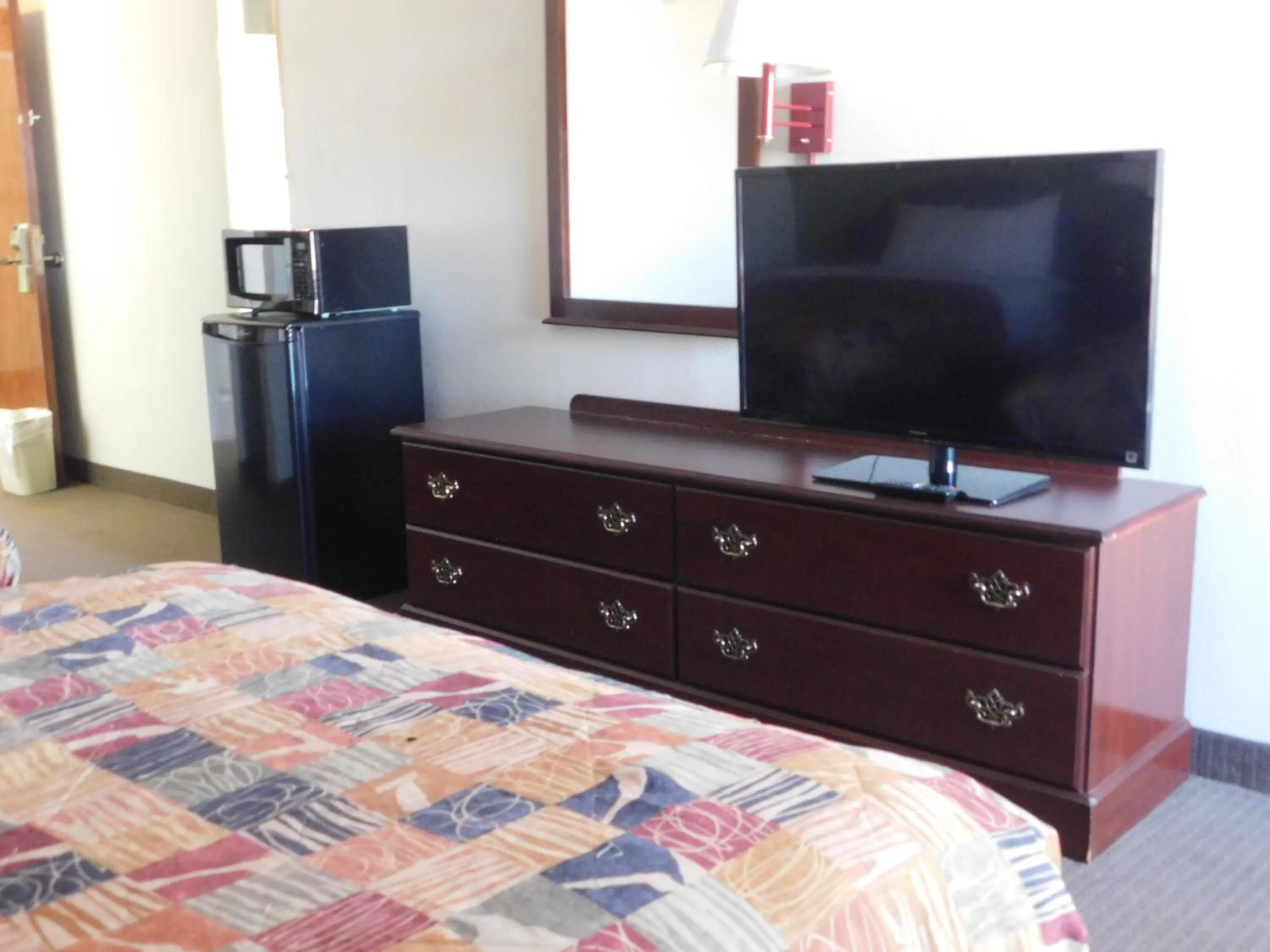 Queen Room - Accessible/Nonsmoking in Quality Inn Thomasville