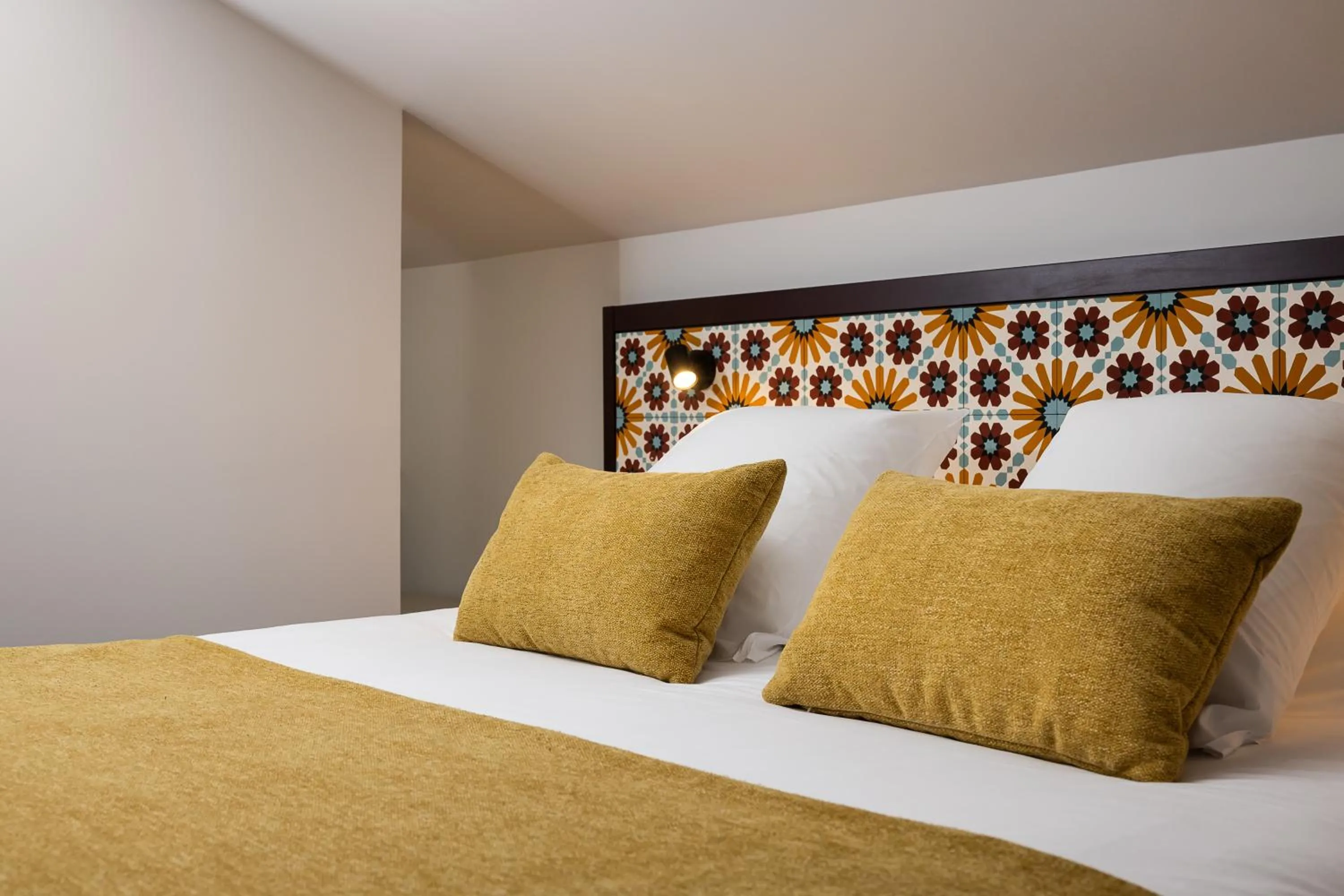 Property building, Bed in Le Saint-Nicolas