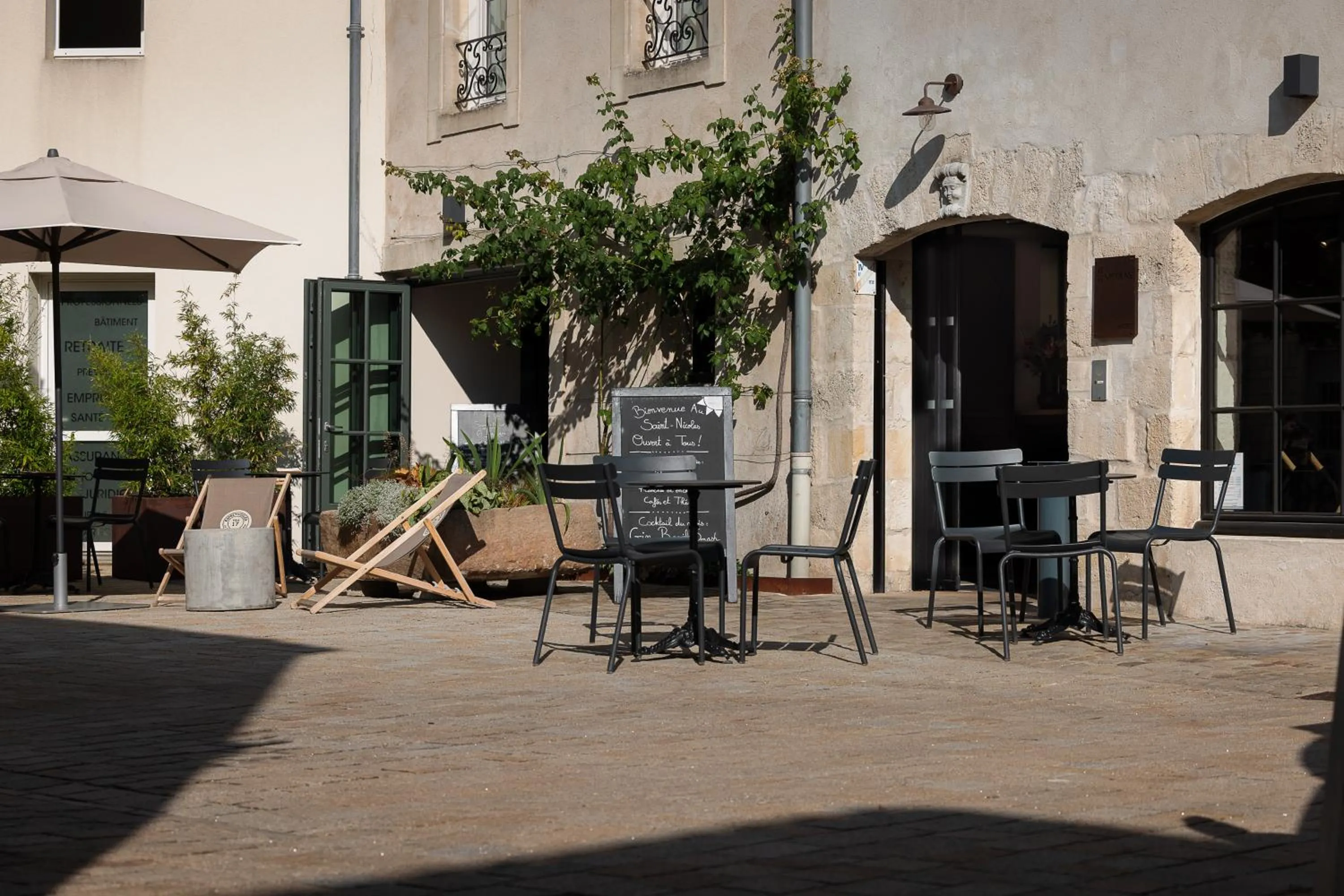 Property building in Le Saint-Nicolas