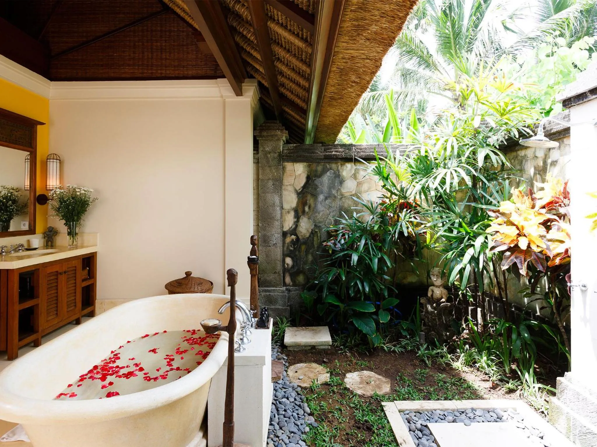 Natural landscape in Villa Maridadi by Elite Havens