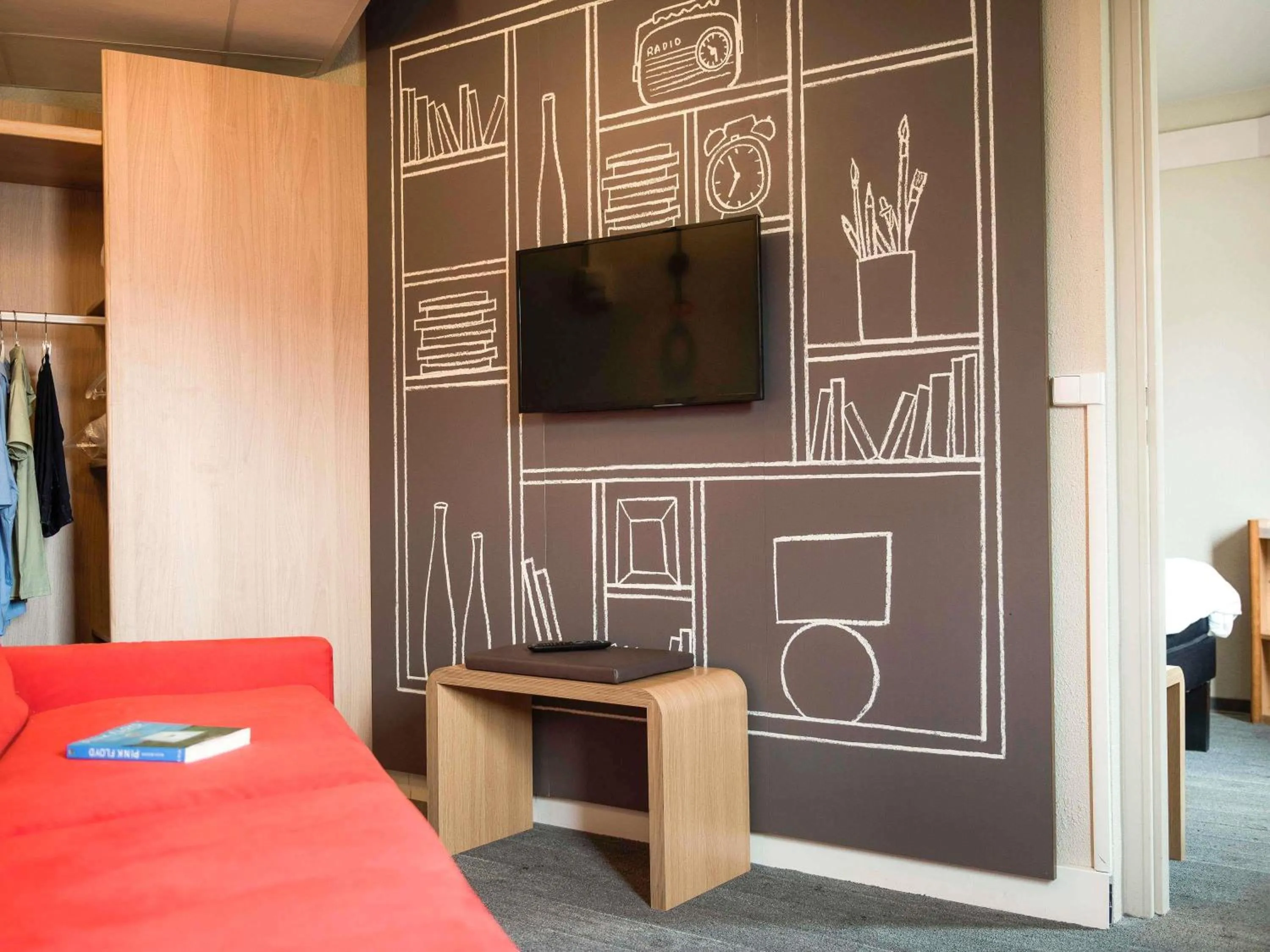 Bedroom, Bed in Hotel ibis Narbonne