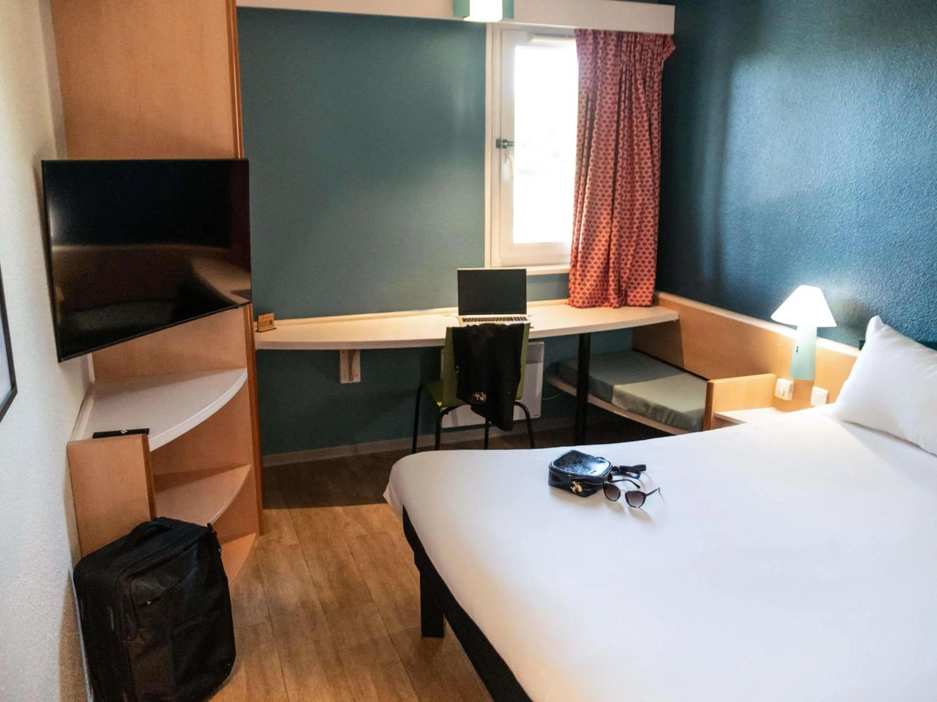 Bedroom, Bed in Hotel ibis Narbonne