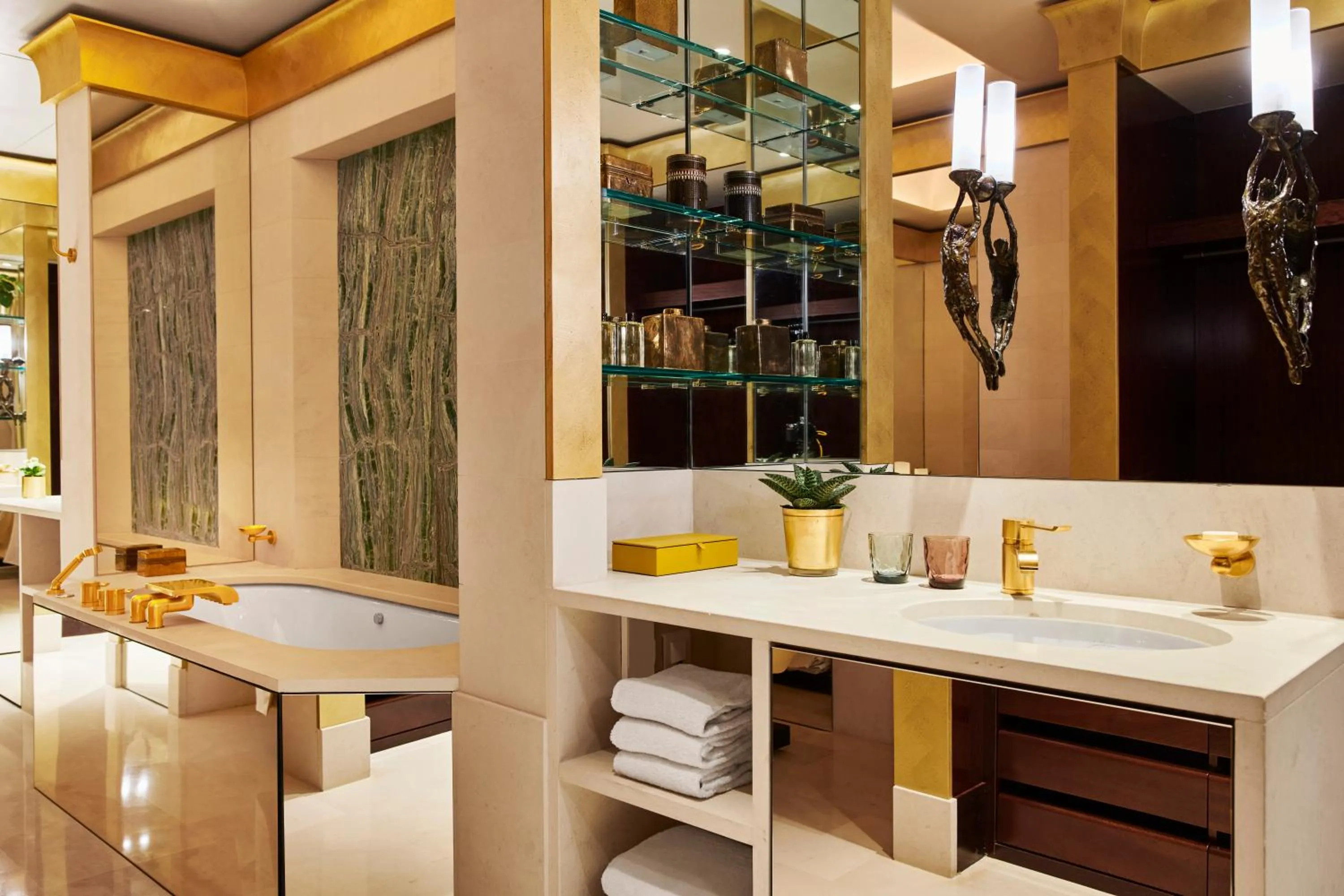 Bathroom in Park Hyatt Paris - Vendôme