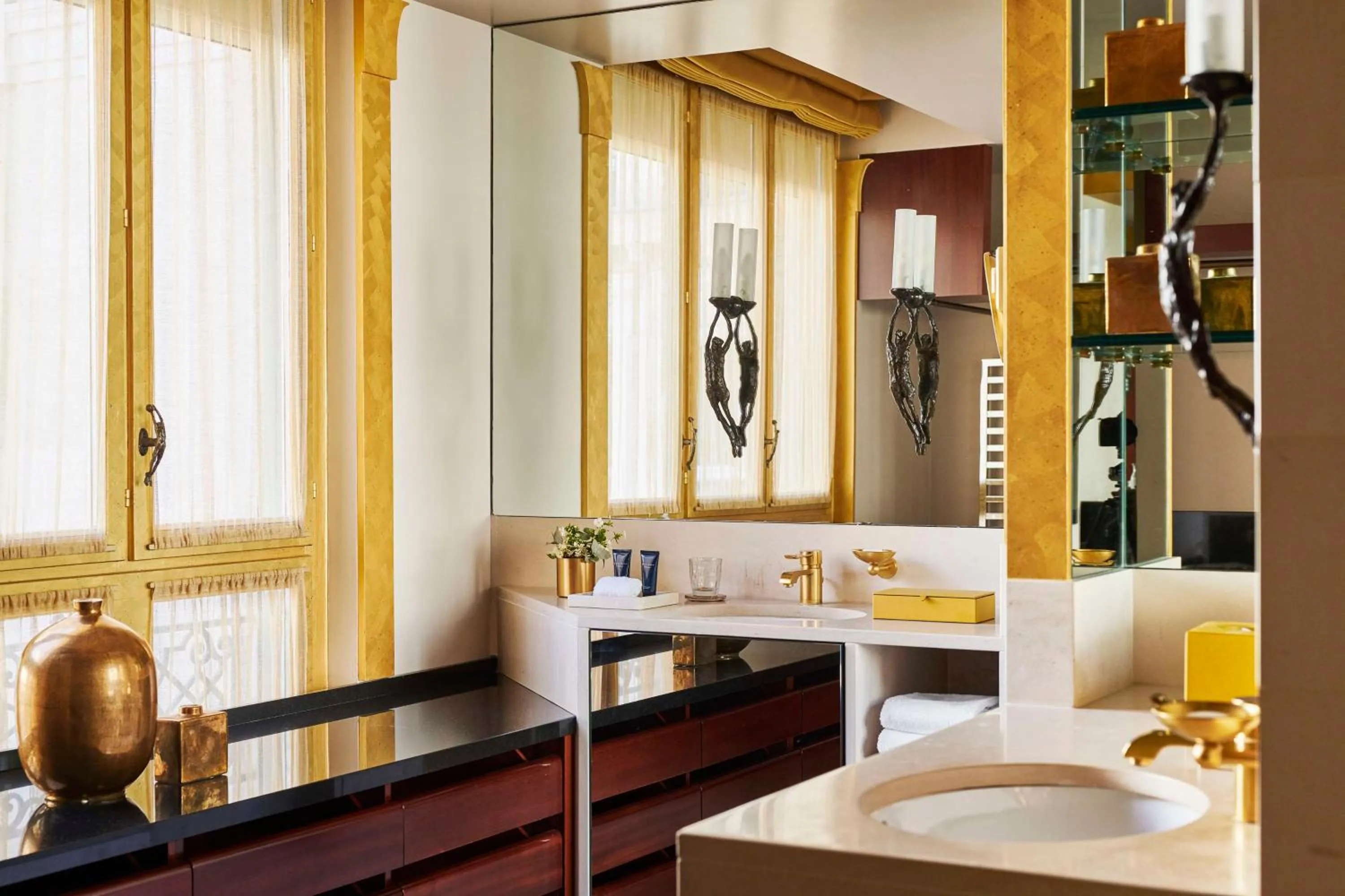 Bathroom in Park Hyatt Paris - Vendôme