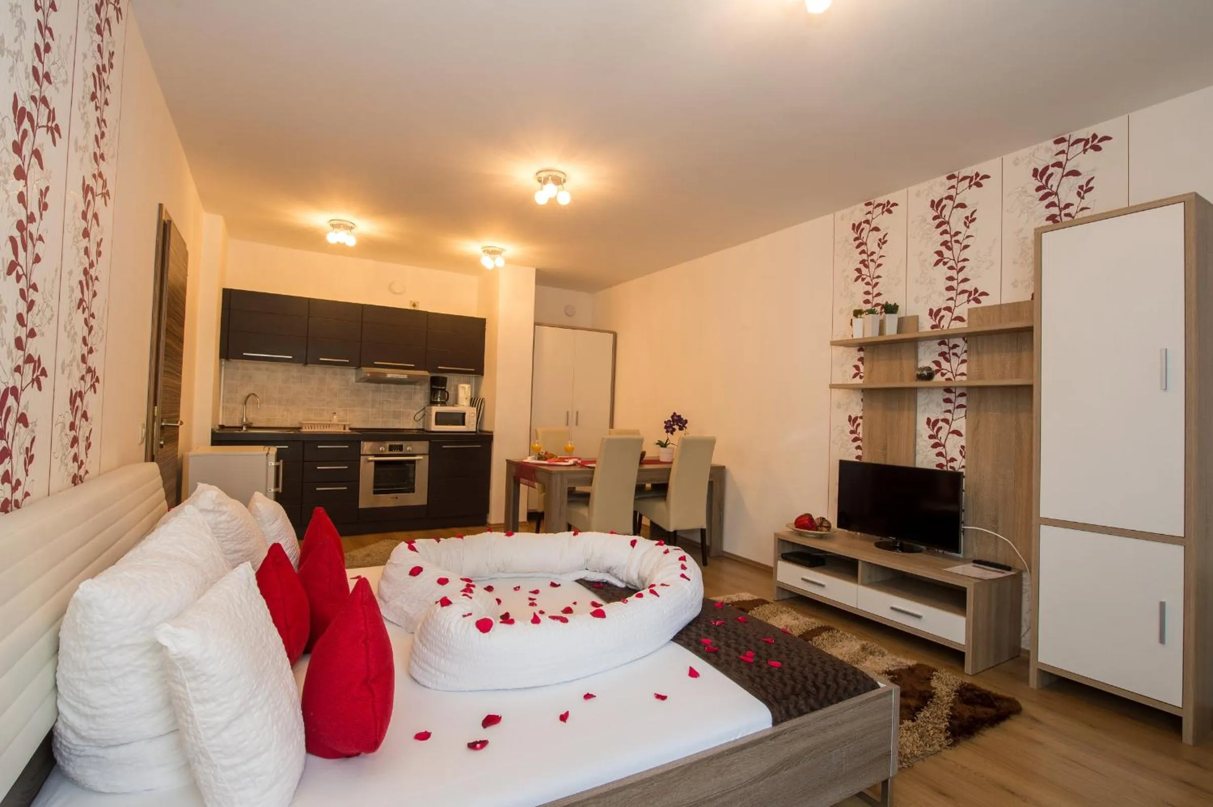 Kitchen or kitchenette, Bed in Budapest Center Residence