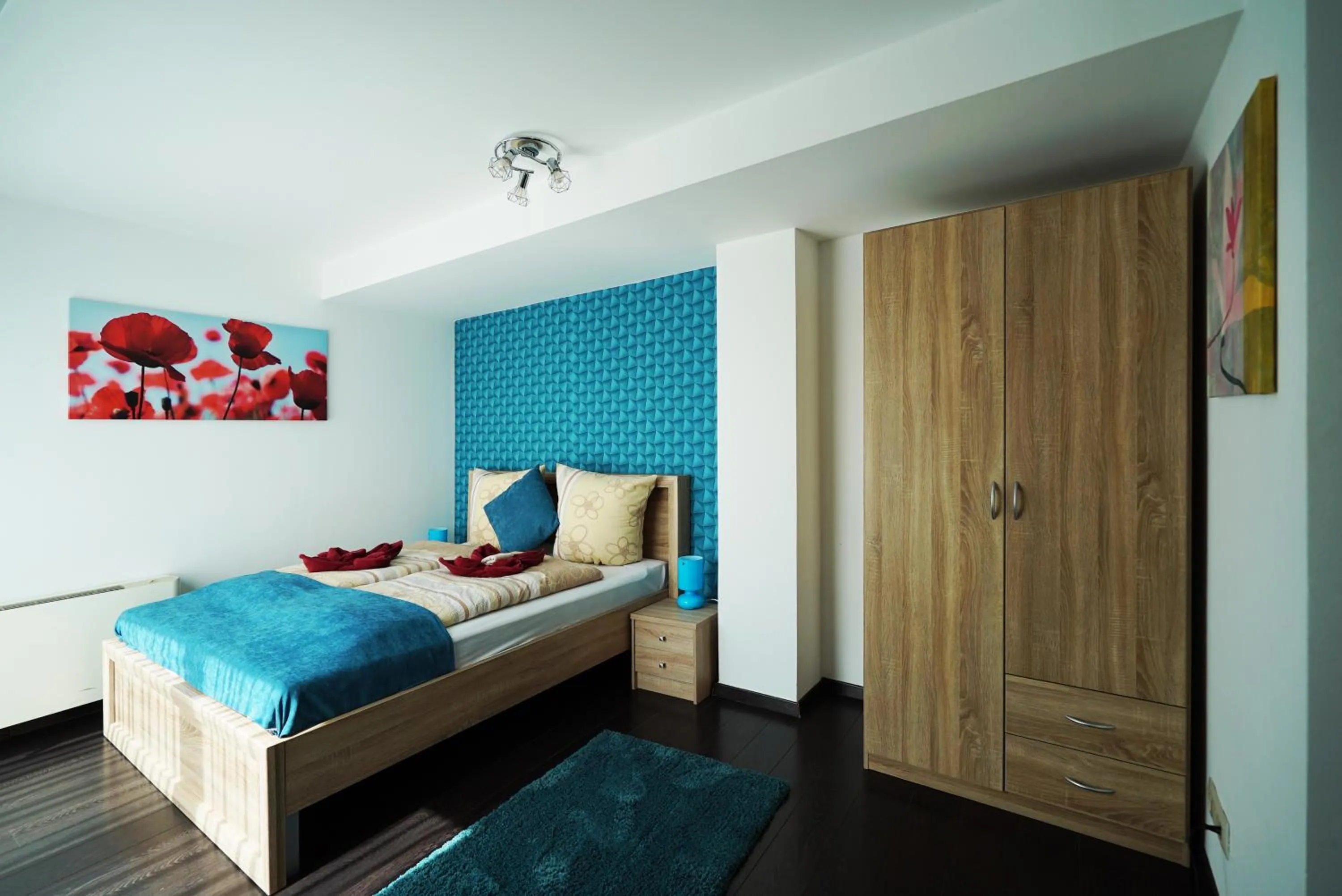 Photo of the whole room, Bed in Budapest Center Residence