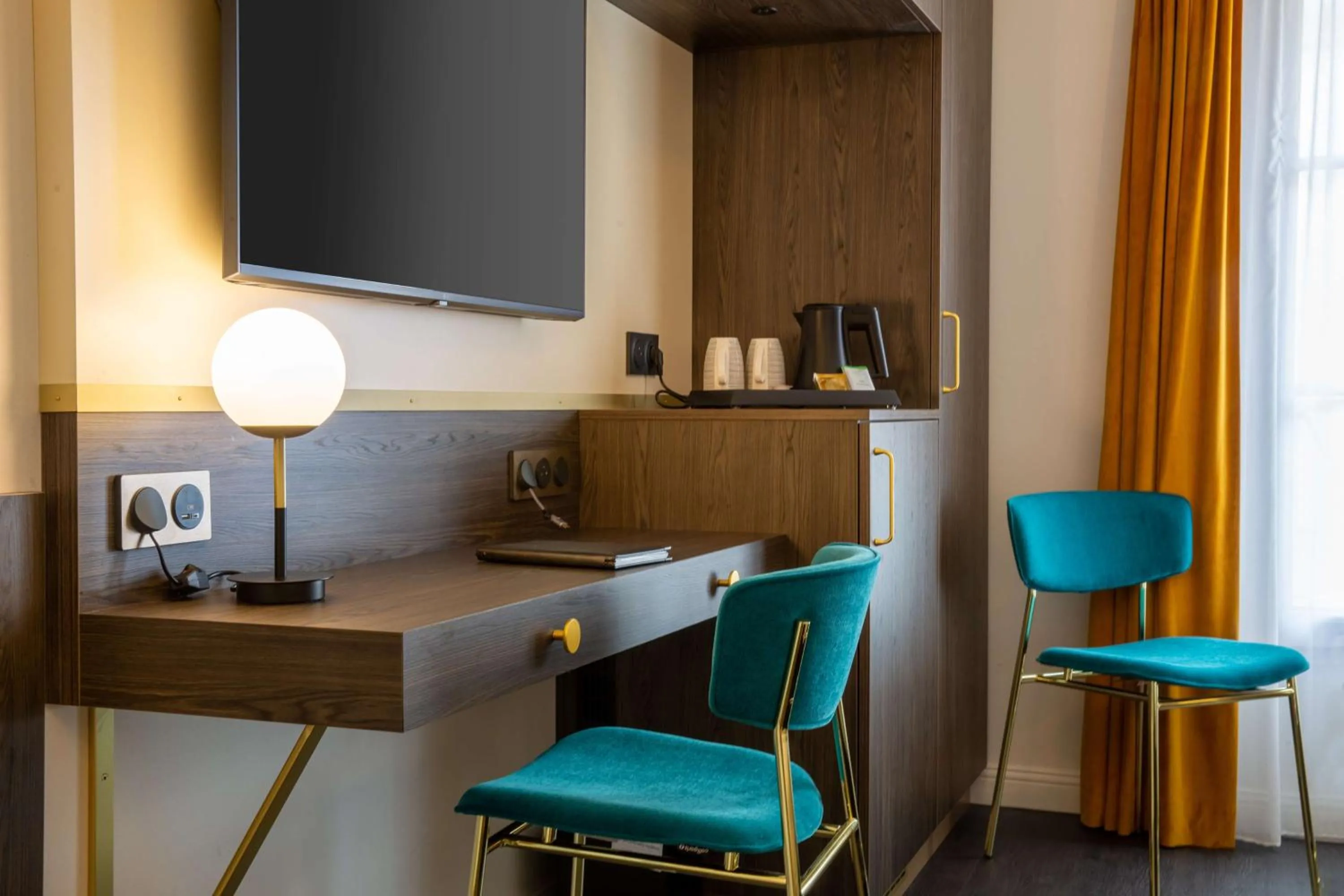 Coffee/tea facilities in Best Western Plus l'Artist Hotel